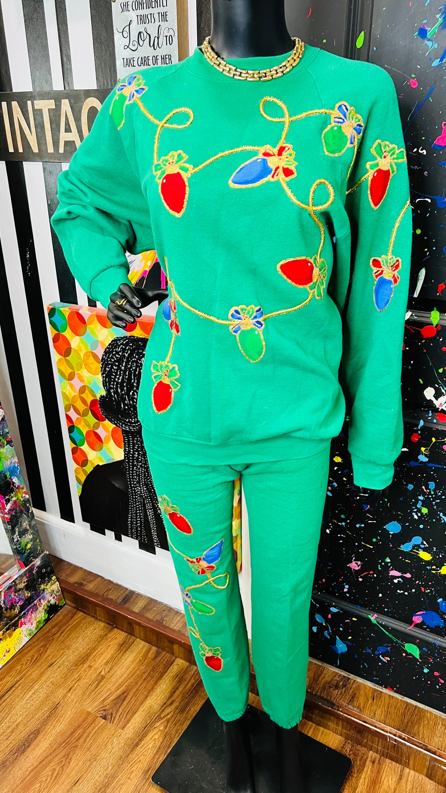 Vintage Hand Painted Christmas Jogging Set (14/16)