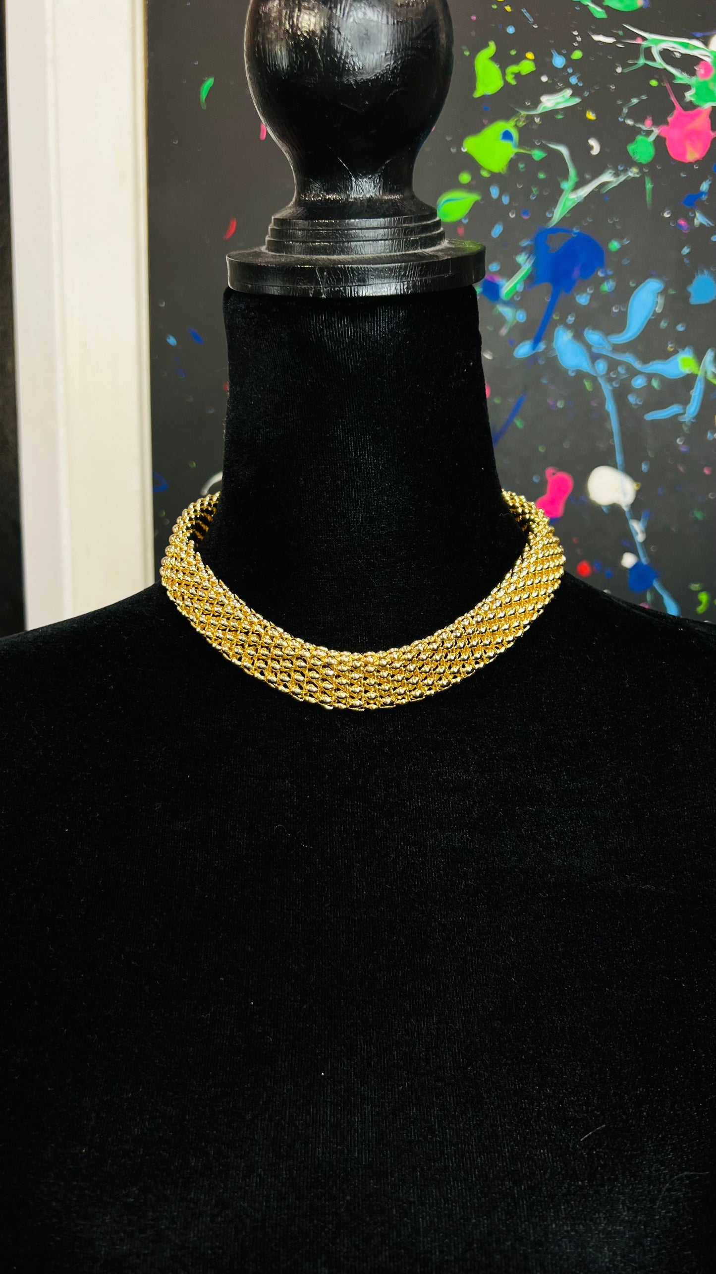 Vintage Gold Necklace w/ Magnetic Closure