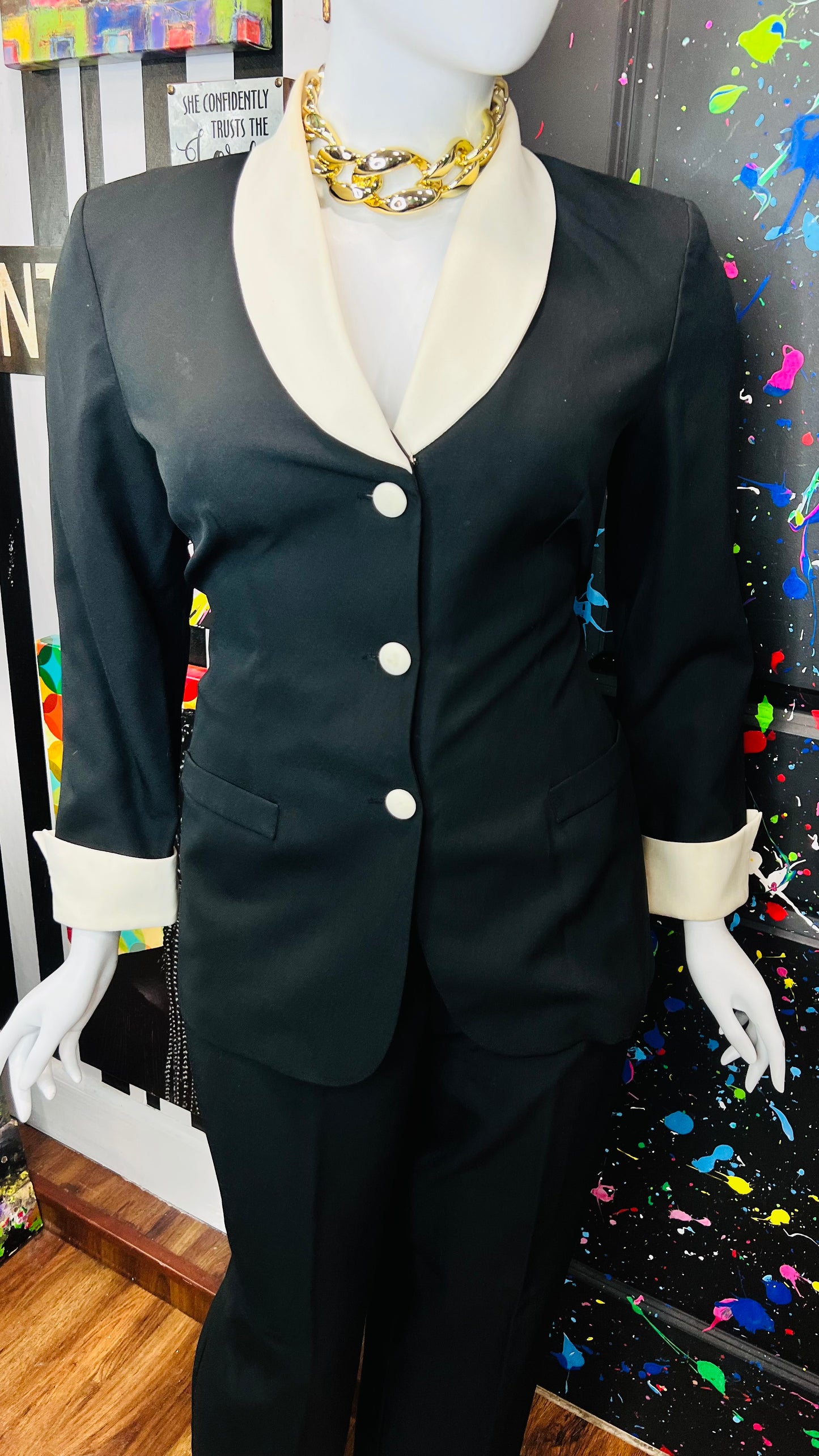 Vintage Cream & White Pants Suit (14)
