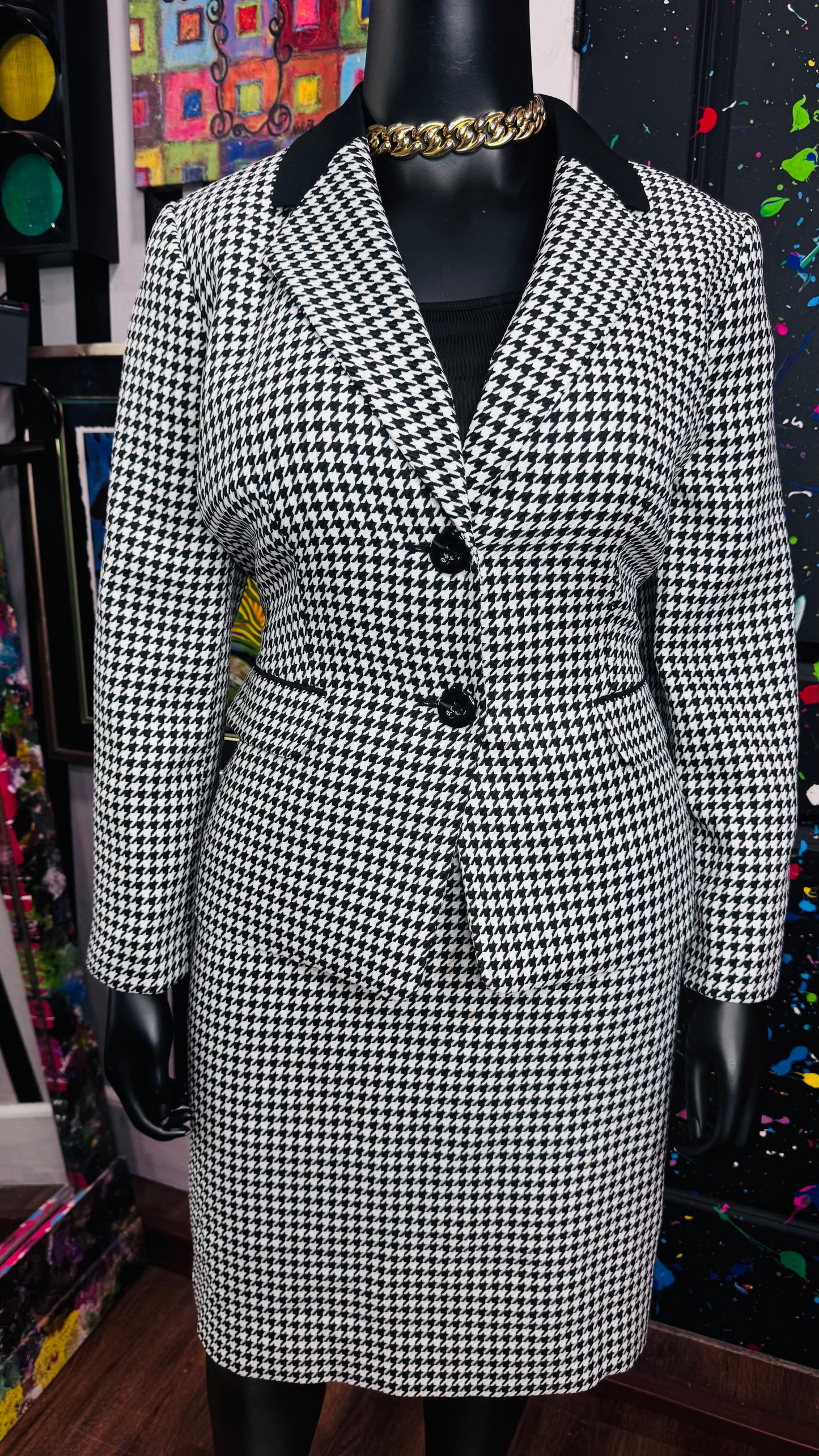 Vintage Houndstooth Black & White Skirt Suit (16W)