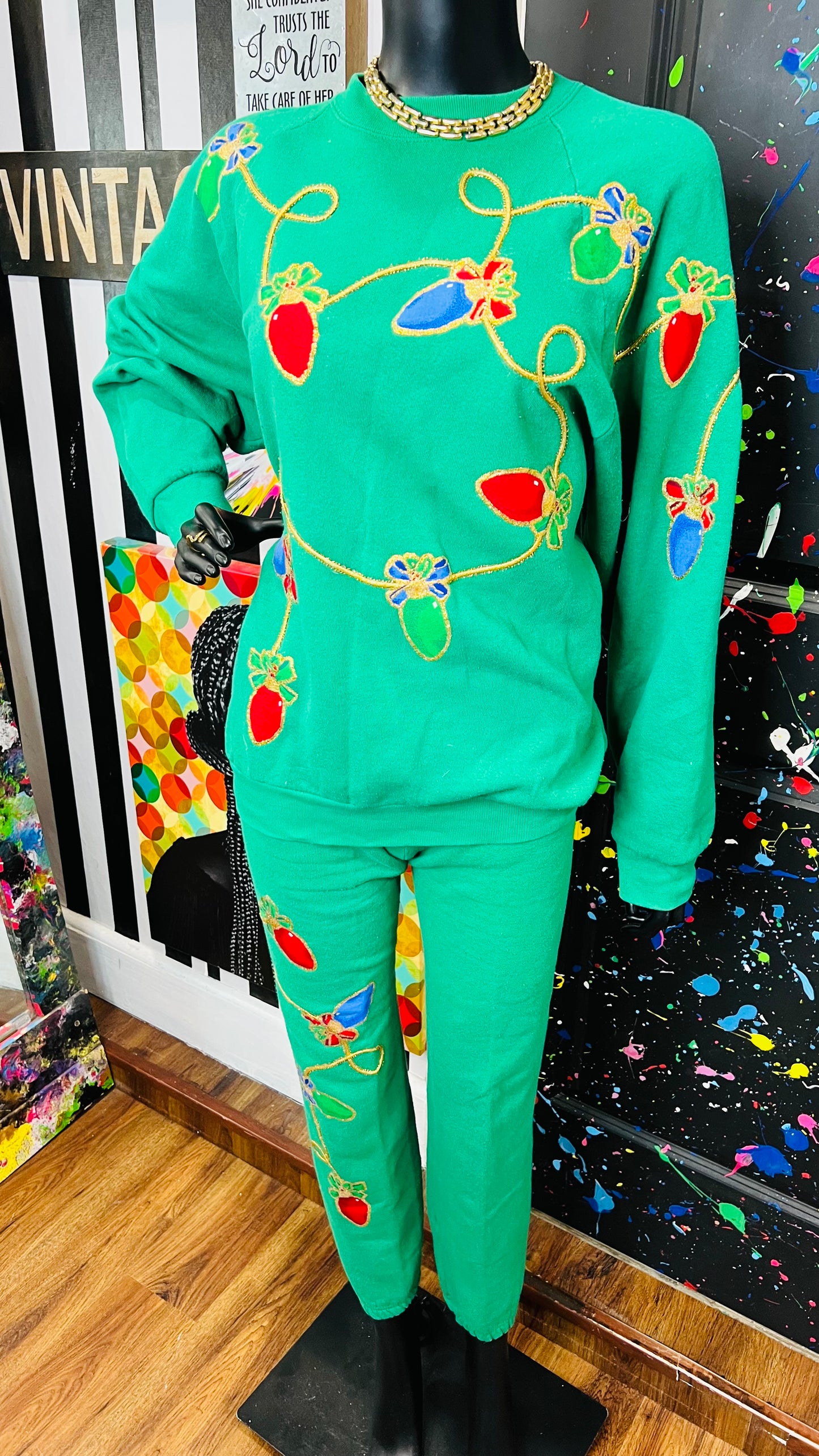 Vintage Hand Painted Christmas Jogging Set (14/16)