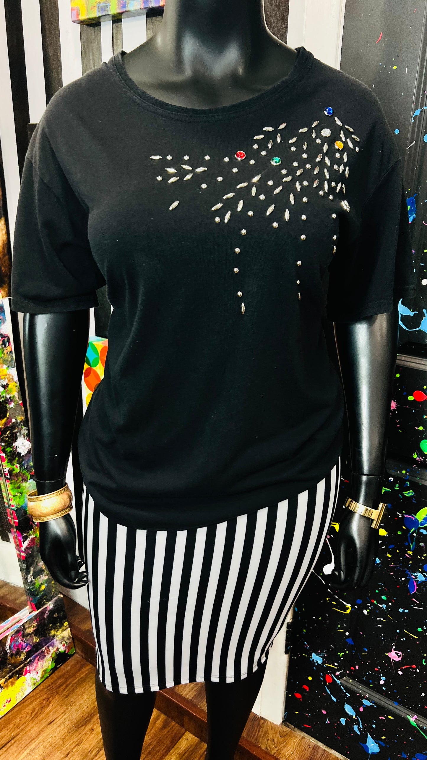 Vintage Black & Jewel T-Shirt (18/20)