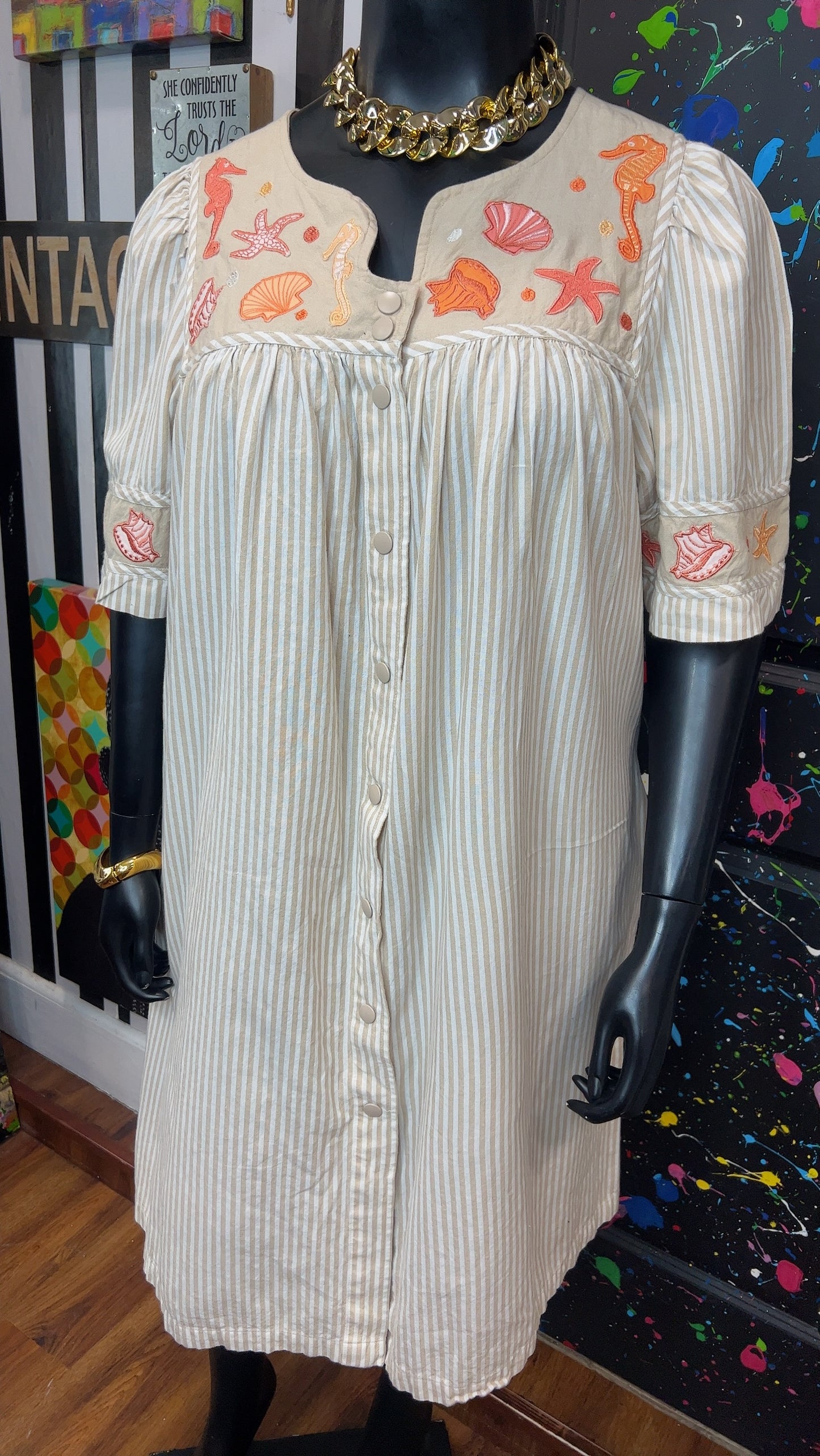 Vintage Tan & White Seashell House Dress (14)