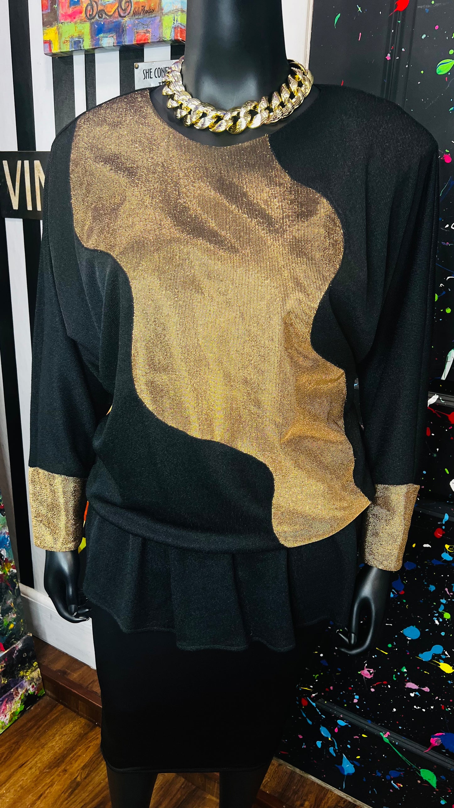 Vintage Gold & Black Sweater (22/24)