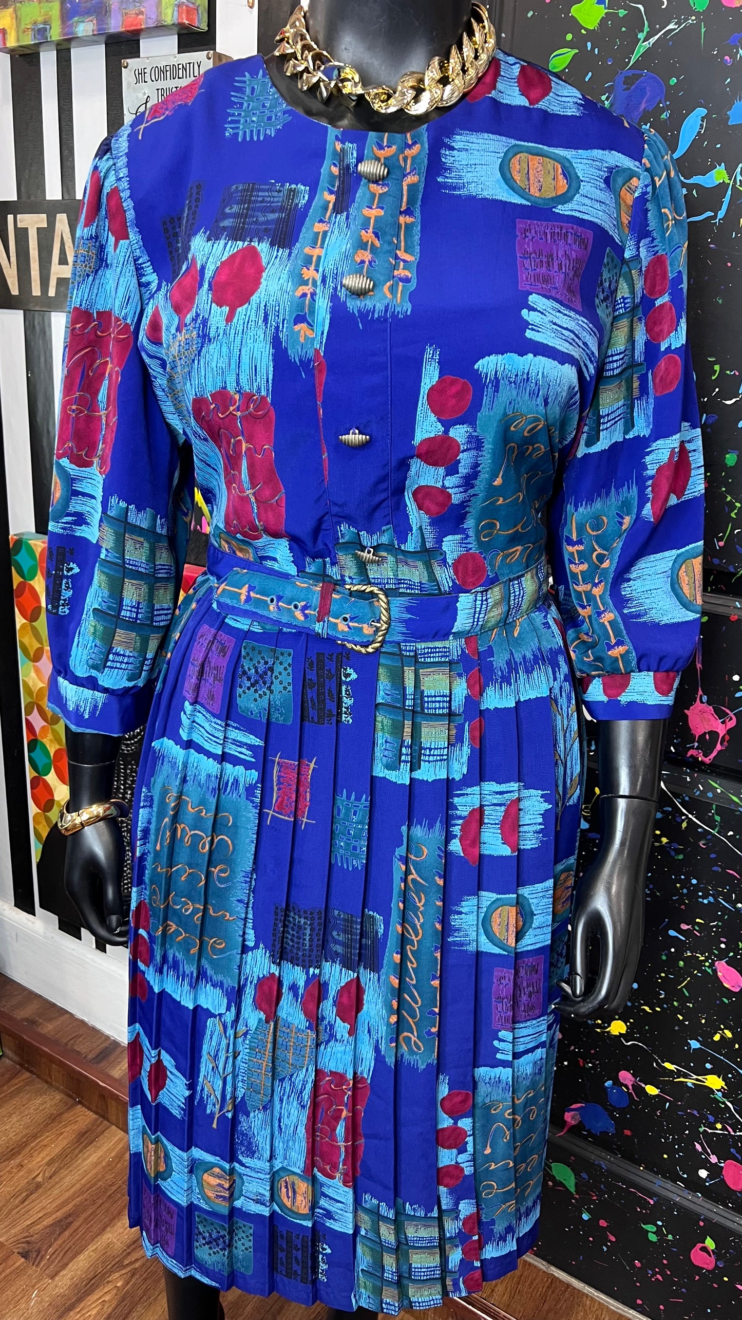 Vintage Abstract Print Dress w/ Belt (22)
