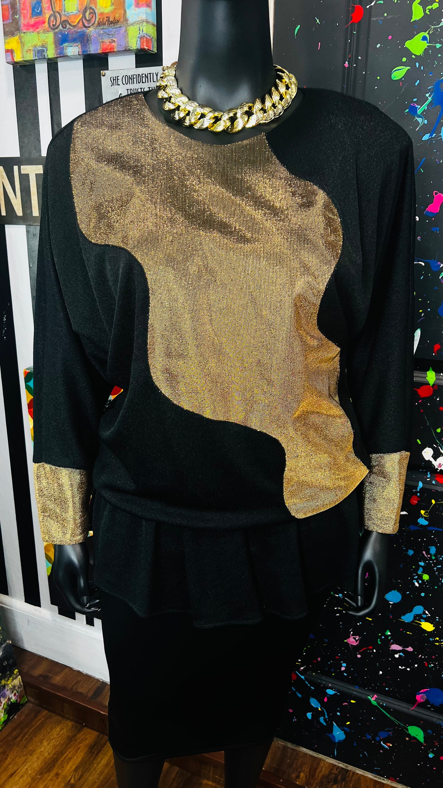 Vintage Gold & Black Sweater (22/24)