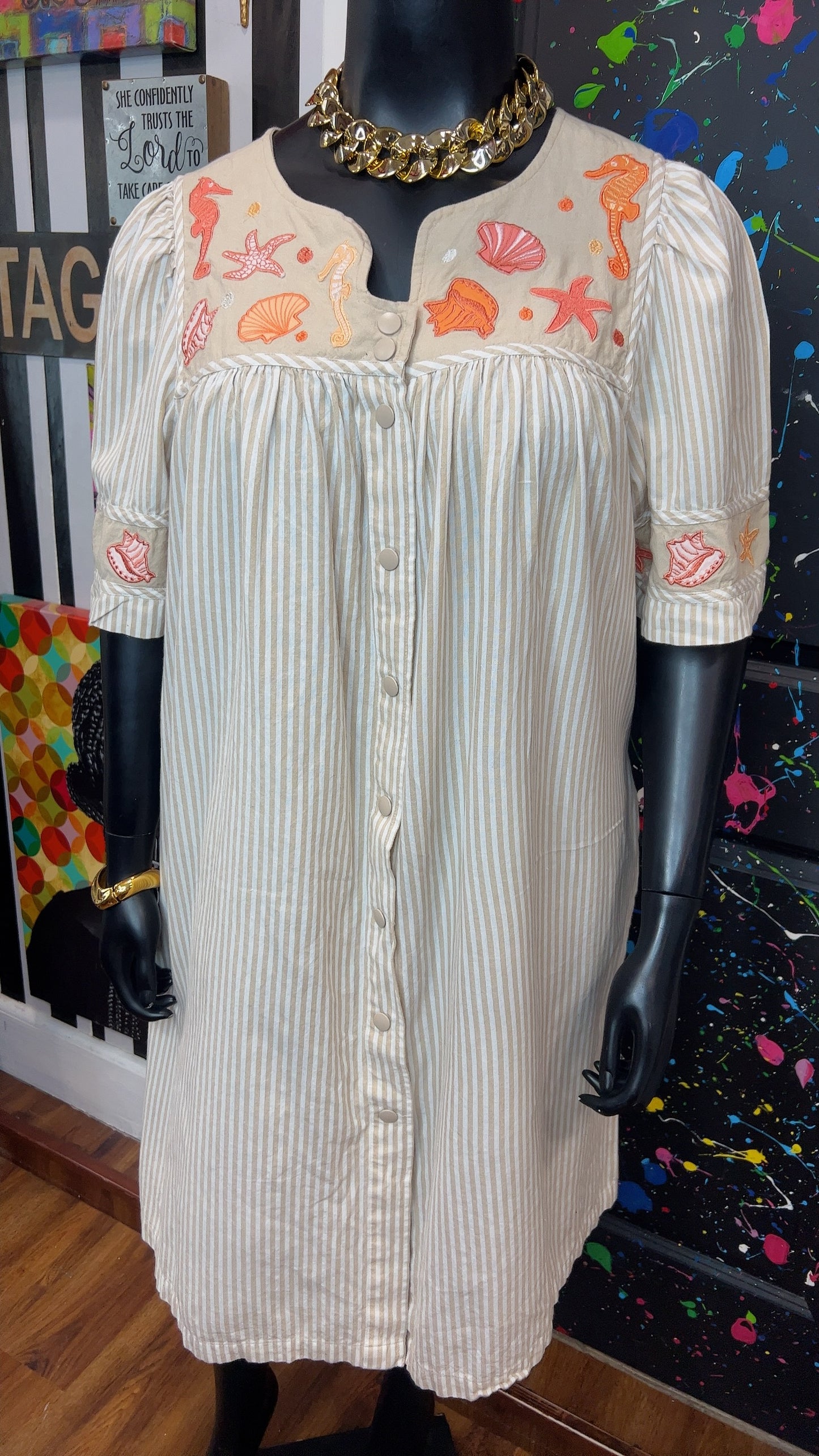 Vintage Tan & White Seashell House Dress (14)