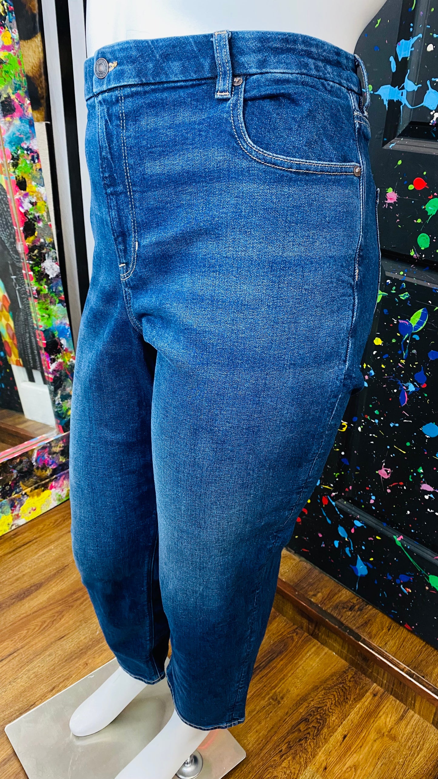 American Eagle Mom Jeans - New w/Tags (20)