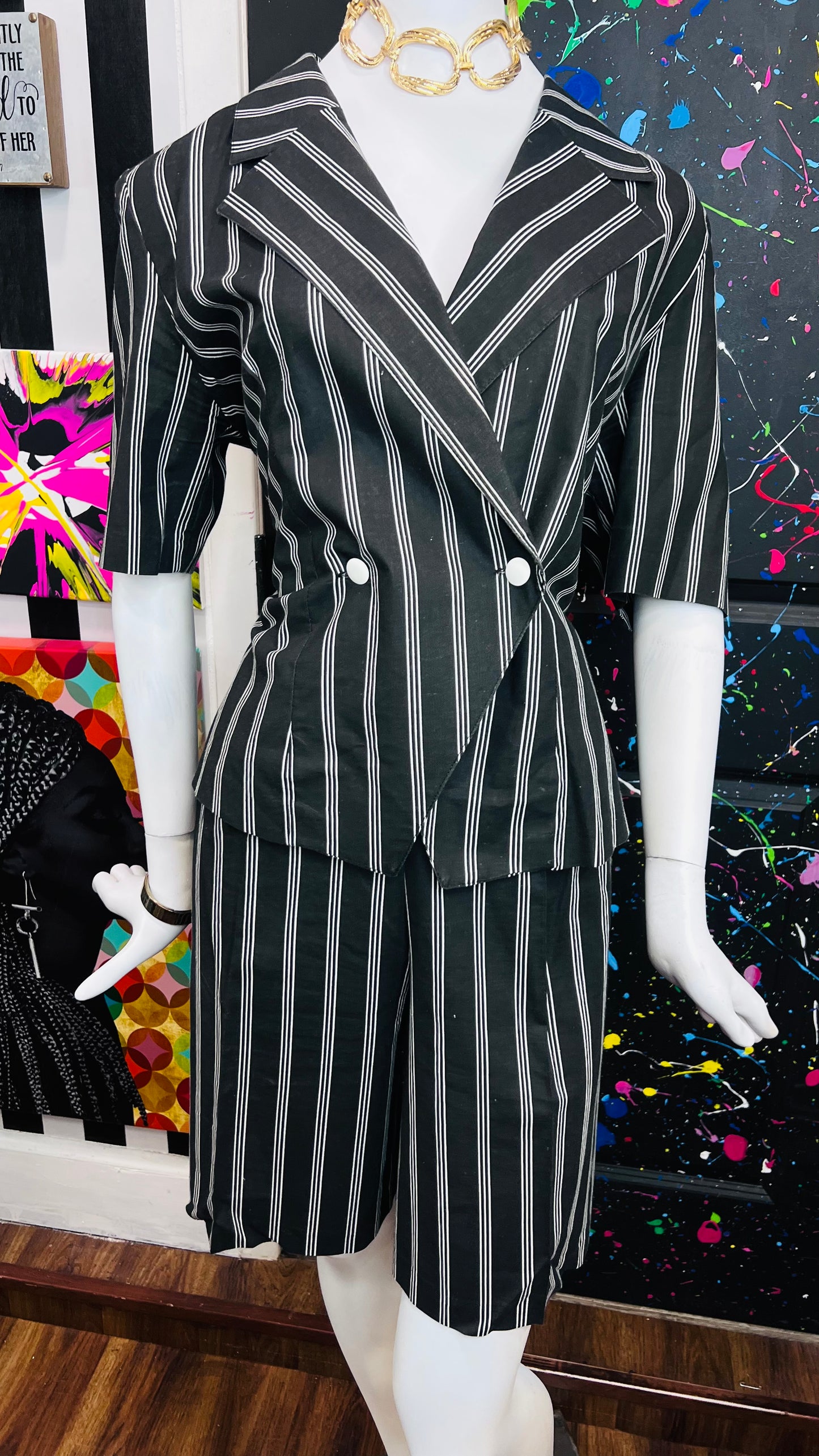 Vintage Black & White Pin Striped Shorts Suit (14)