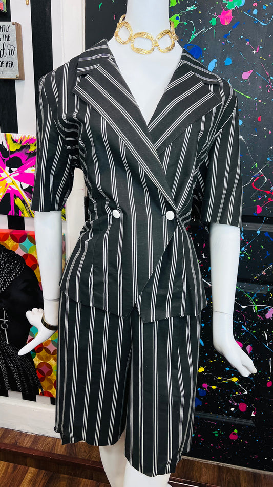Vintage Black & White Pin Striped Shorts Suit (14)