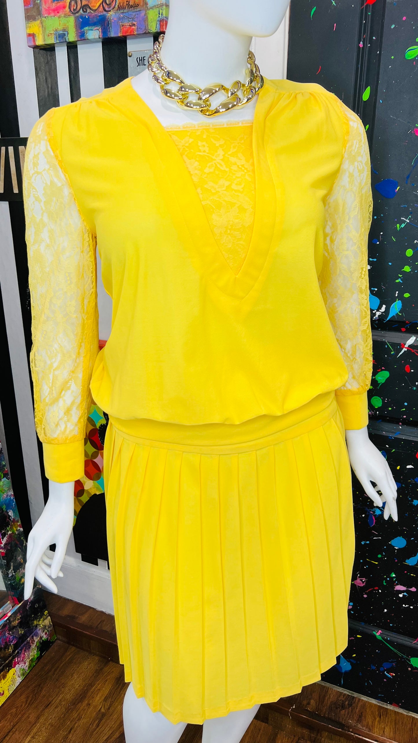 Vintage Yellow Pleated Skirt w/ Lace Skirt Set (16)