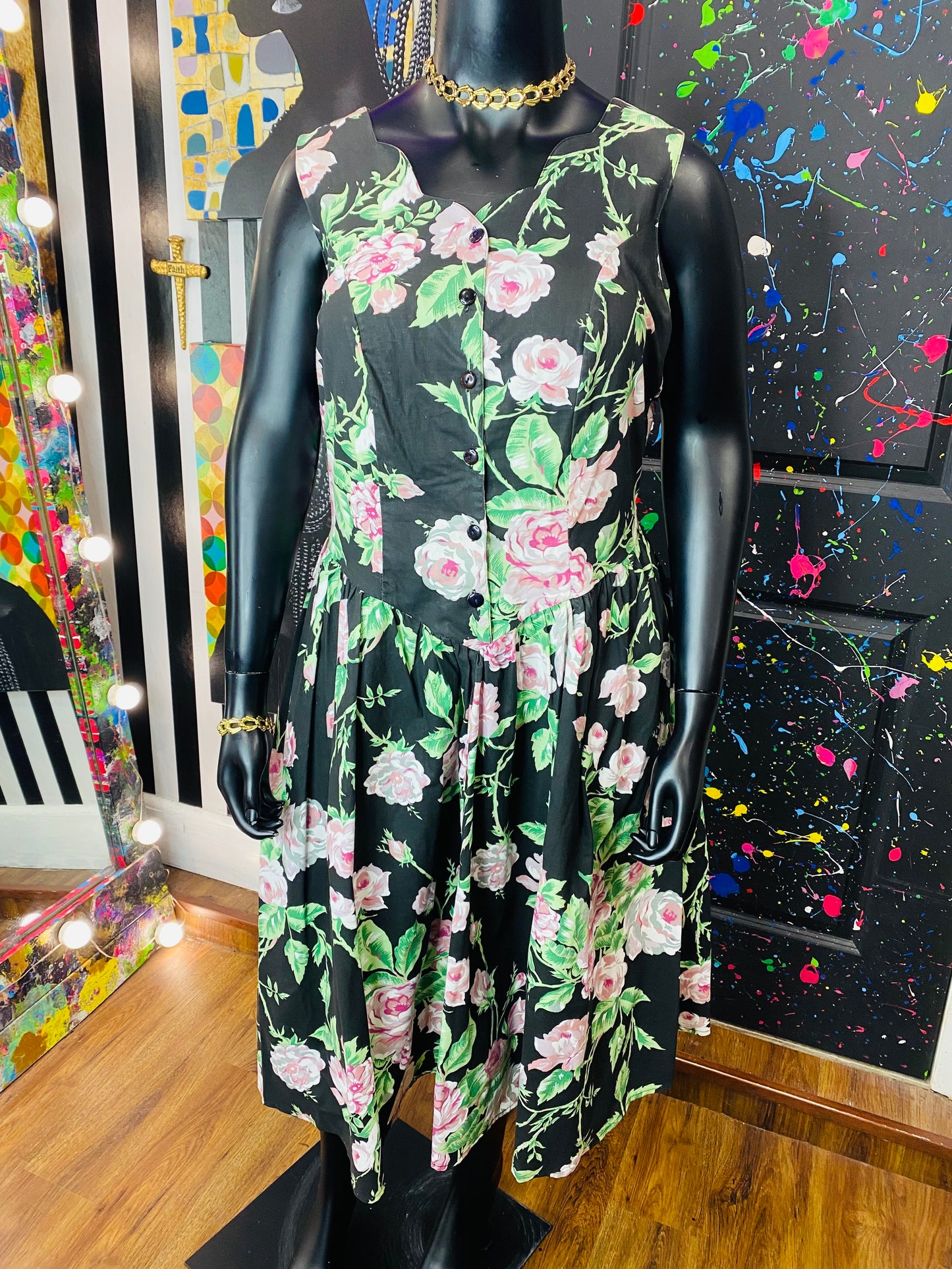 Vintage Sleeveless Floral Dress