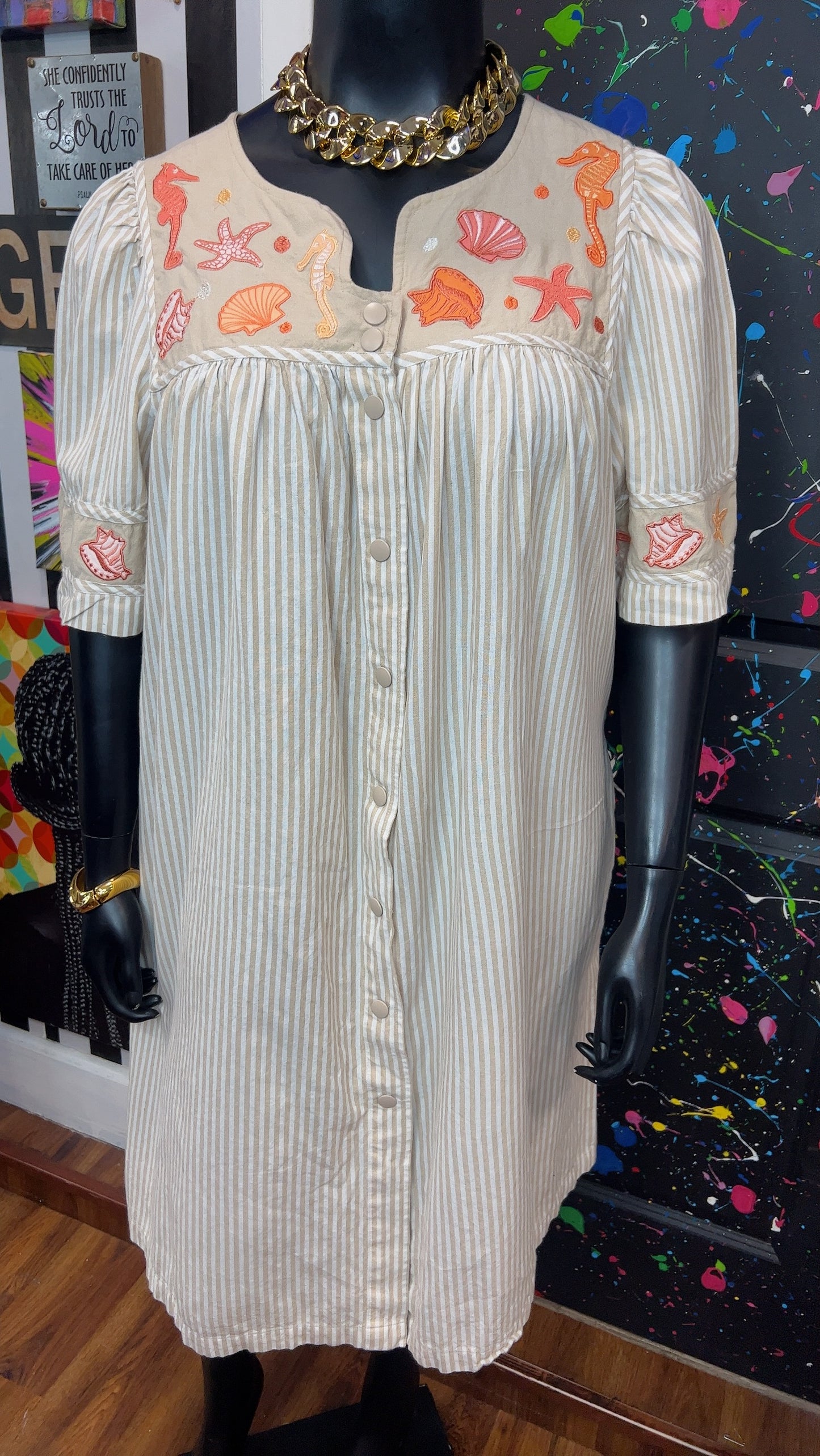 Vintage Tan & White Seashell House Dress (14)