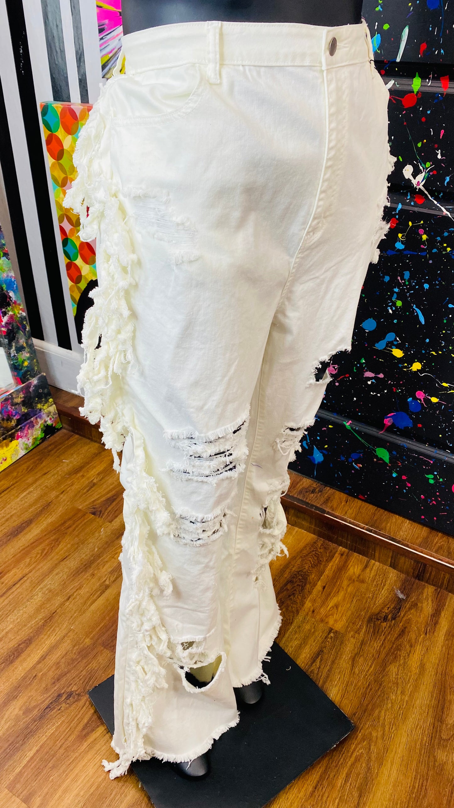 New w/ Tags Distressed White Jeans (18)