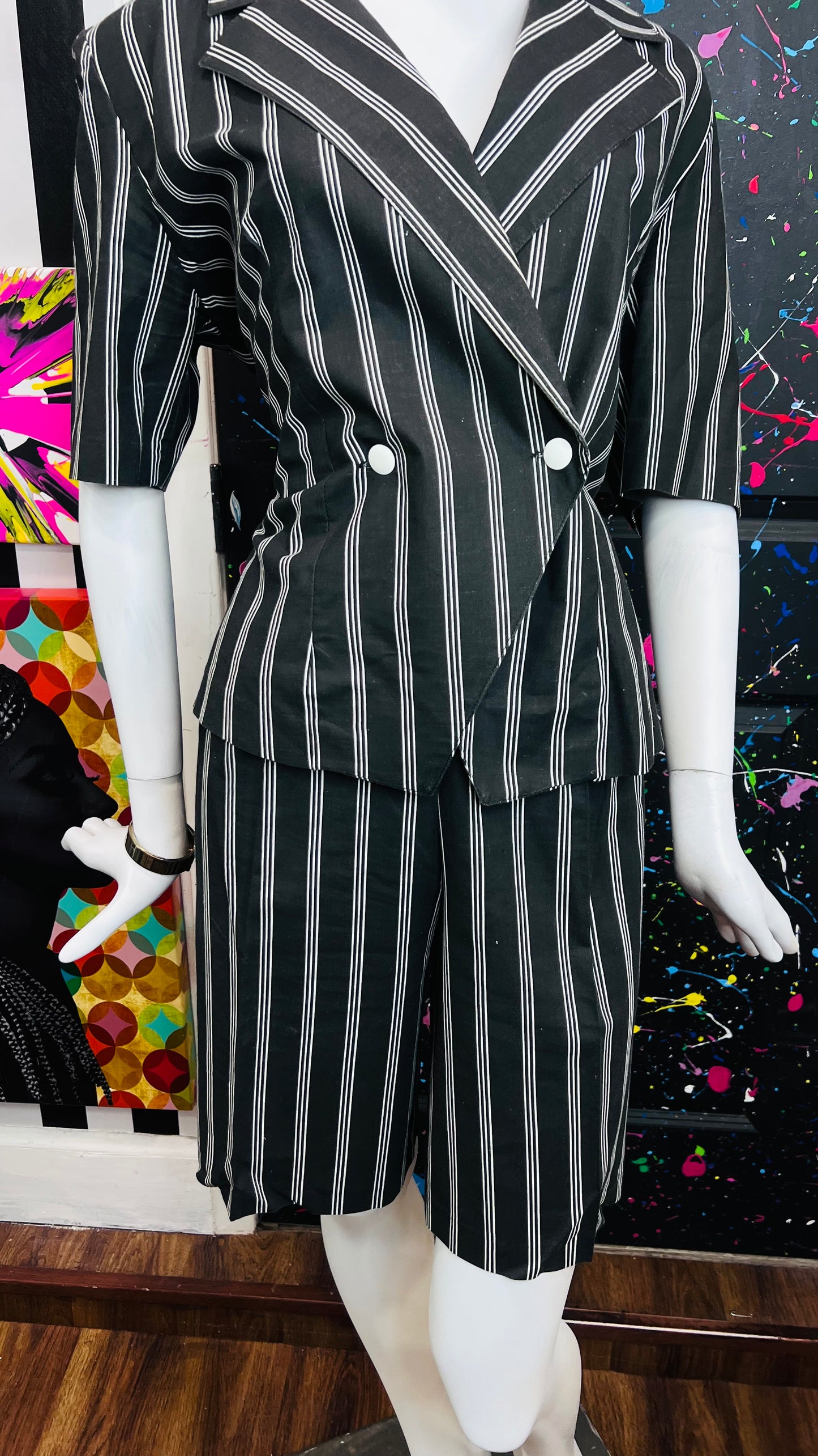 Vintage Black & White Pin Striped Shorts Suit (14)
