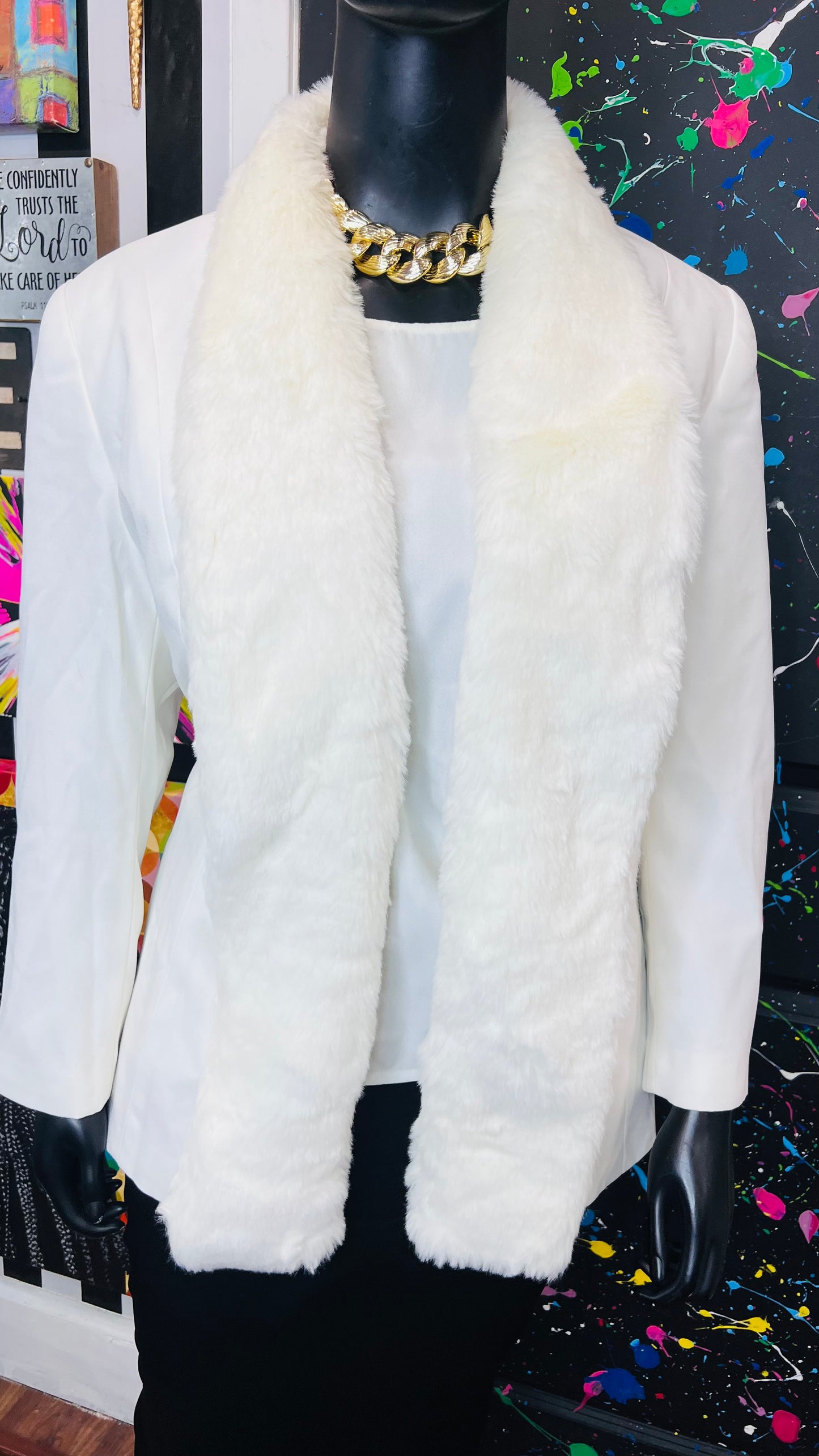 Vintage Cream Blouse & Faux Fur Collar Blazer (20W)