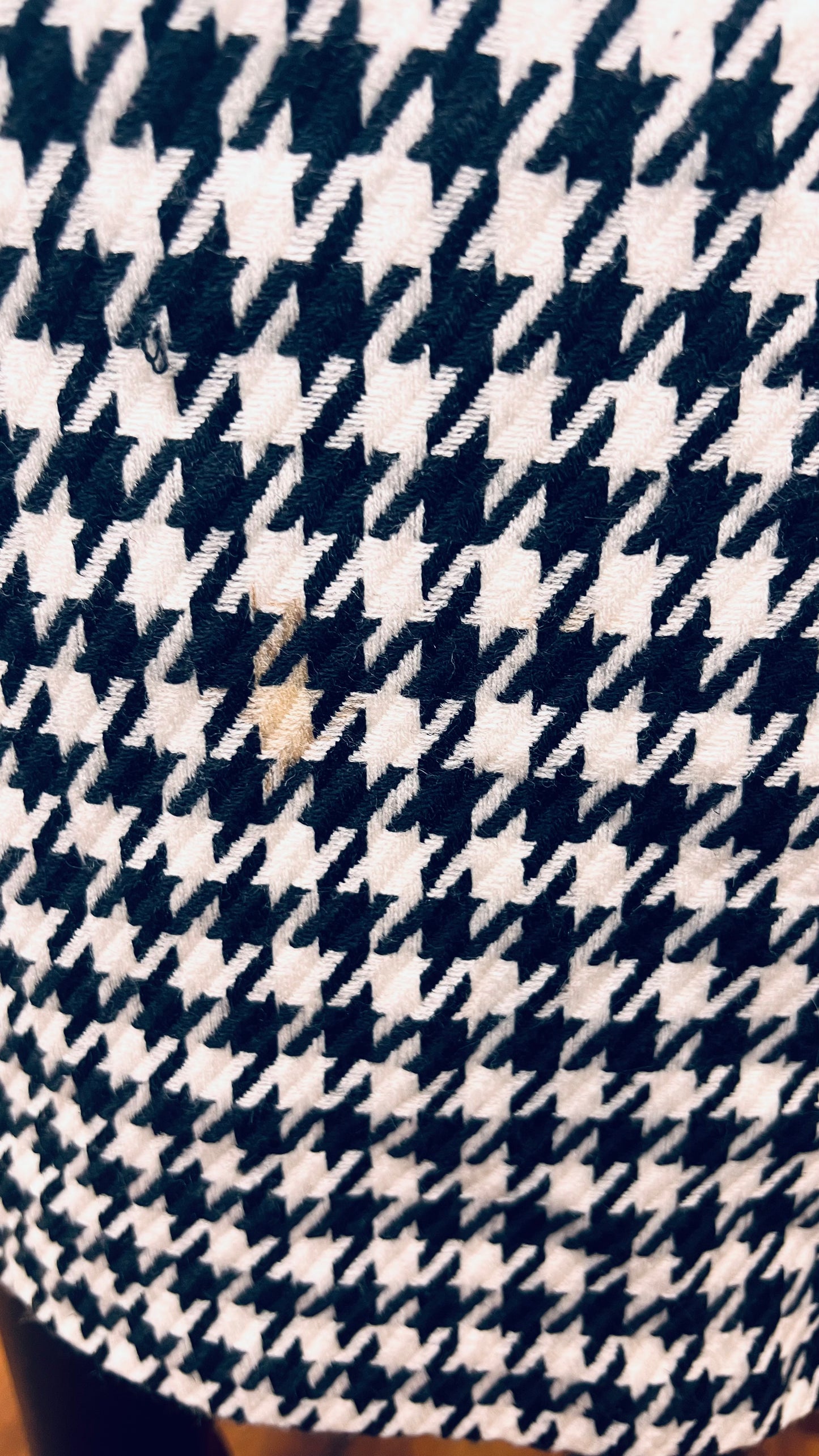 Vintage Houndstooth Polyester & Wool Skirt (20W)