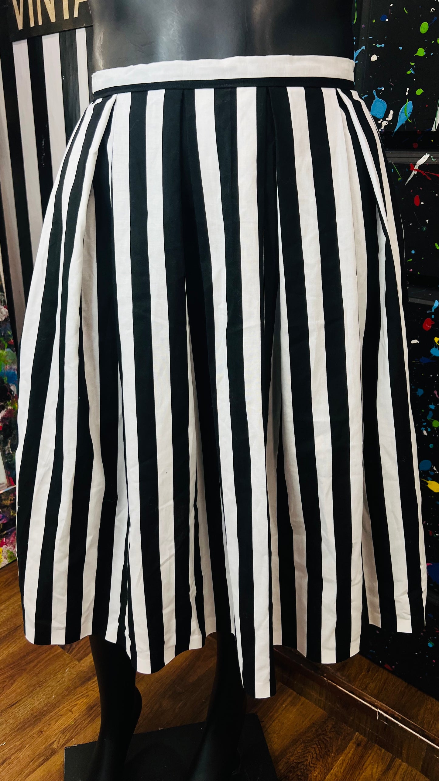 100% Cotton Black & White Striped Skirt (16)
