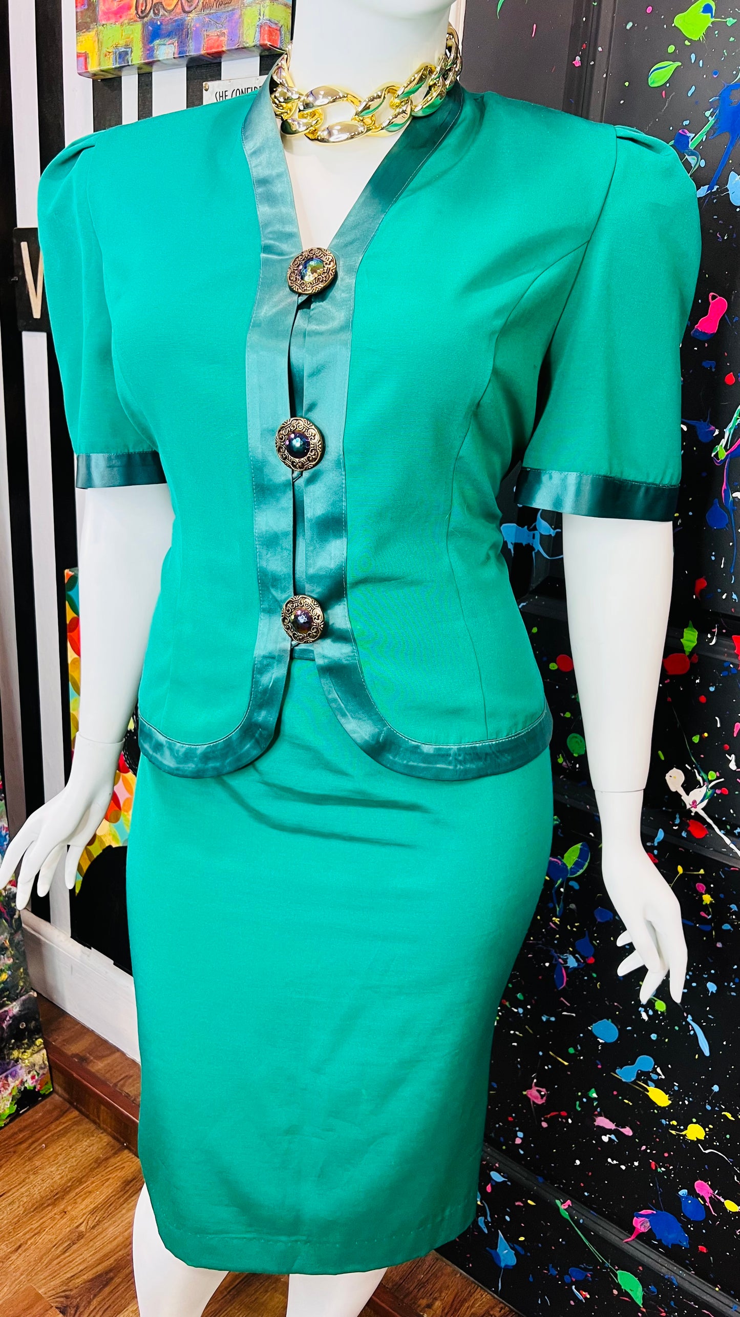 Vintage Green Jewel Button Skirt Set (22 1/2)