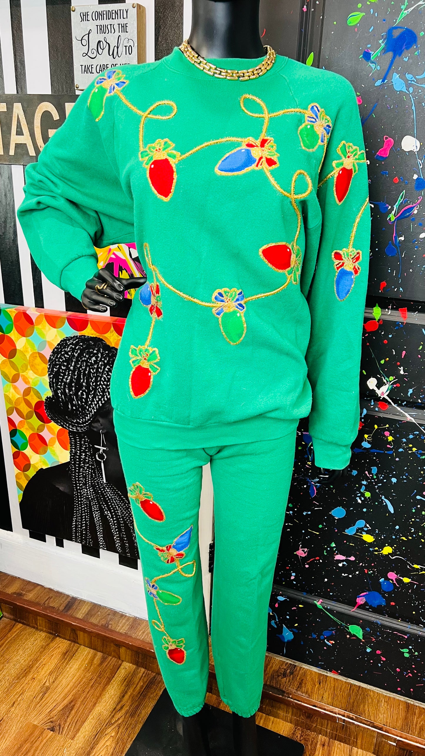 Vintage Hand Painted Christmas Jogging Set (14/16)