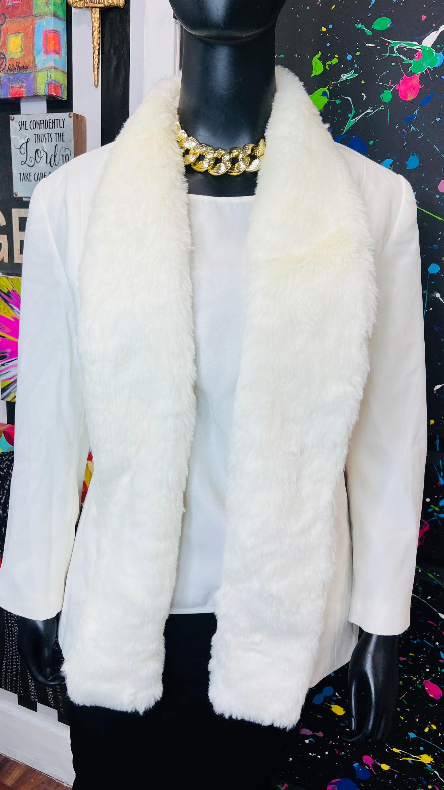 Vintage Cream Blouse & Faux Fur Collar Blazer (20W)