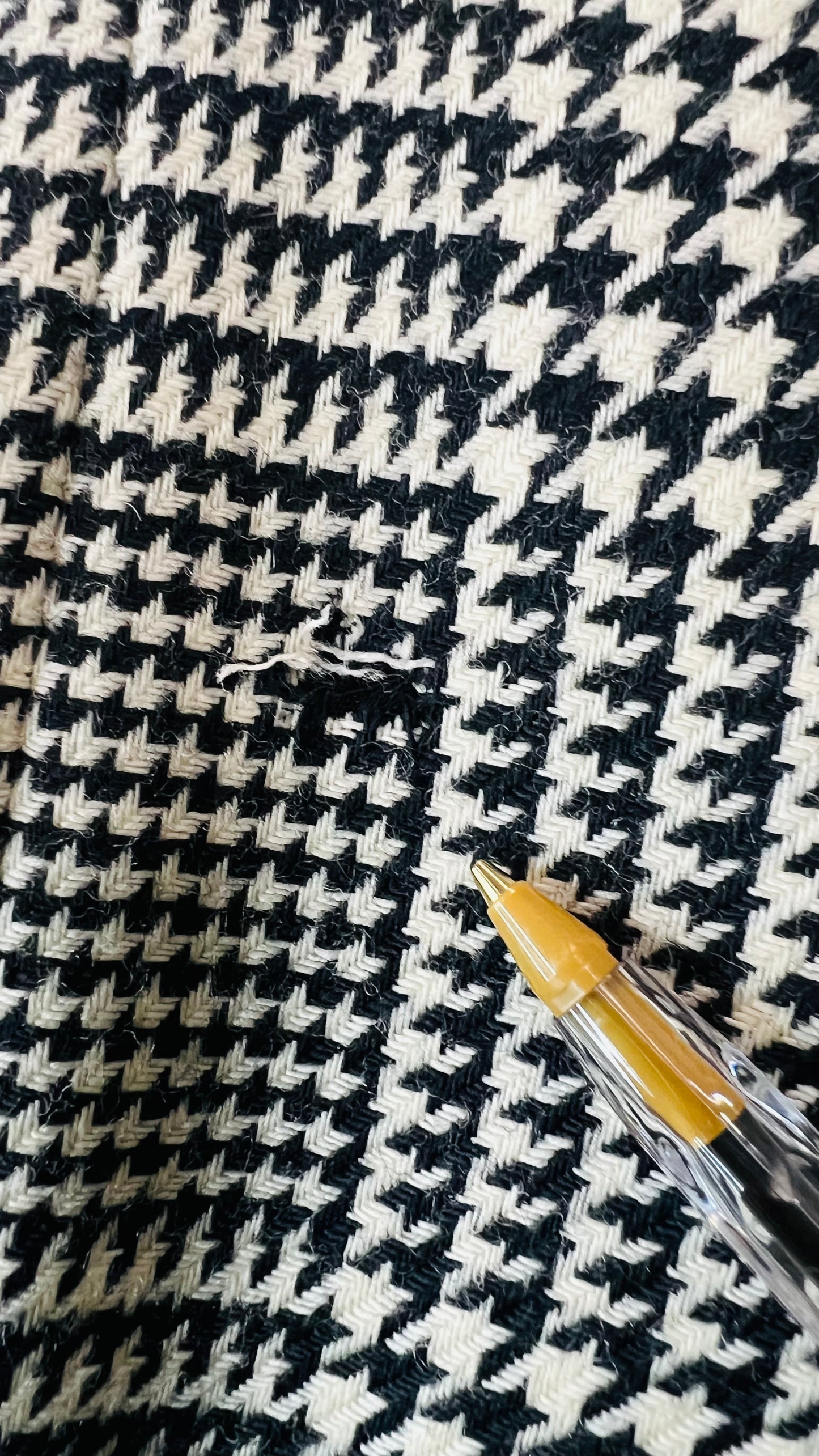 Vintage Houndstooth Blazer W/ Gold & Black Buttons (16)