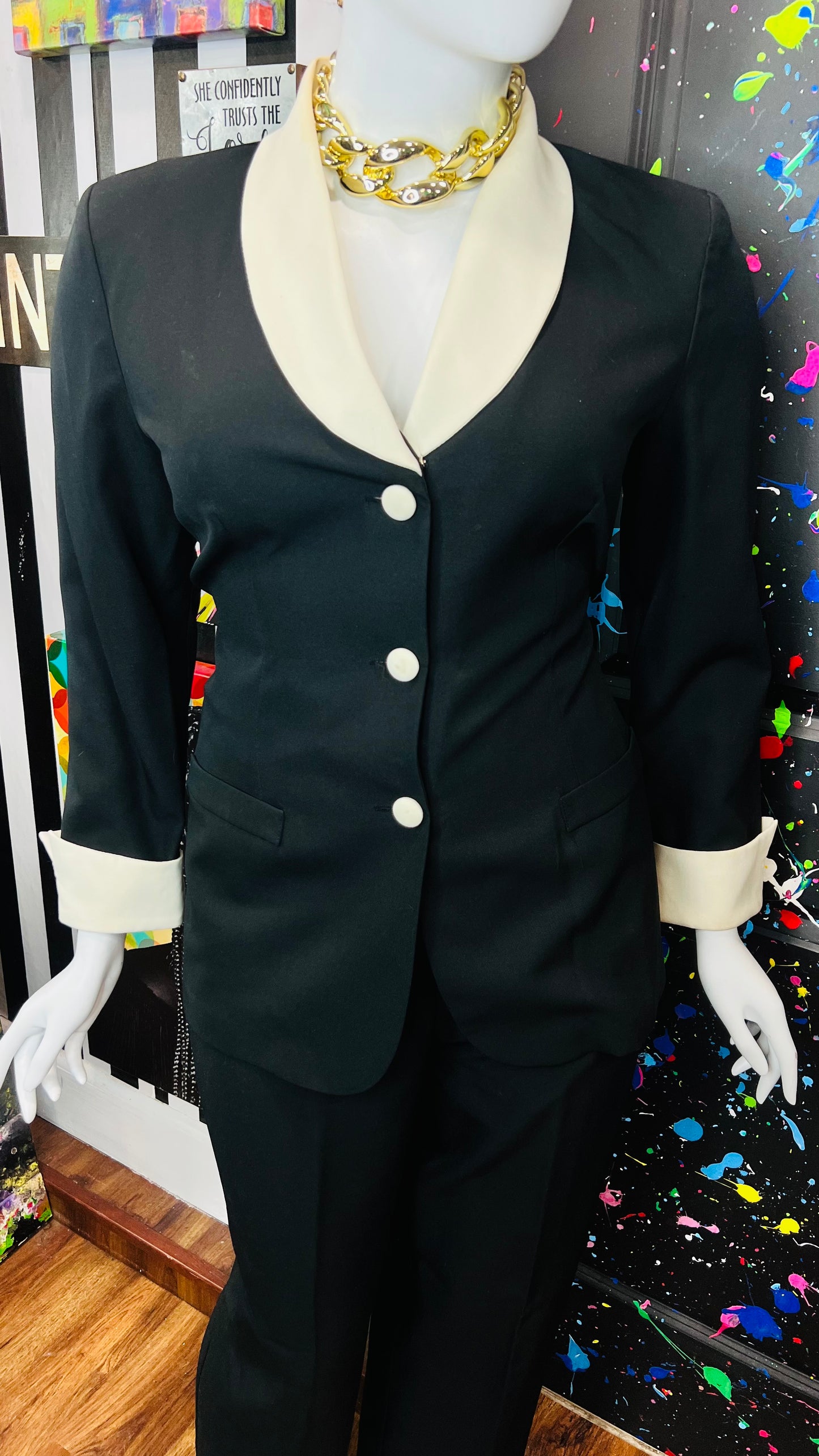Vintage Cream & White Pants Suit (14)
