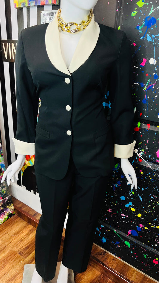 Vintage Cream & White Pants Suit (14)