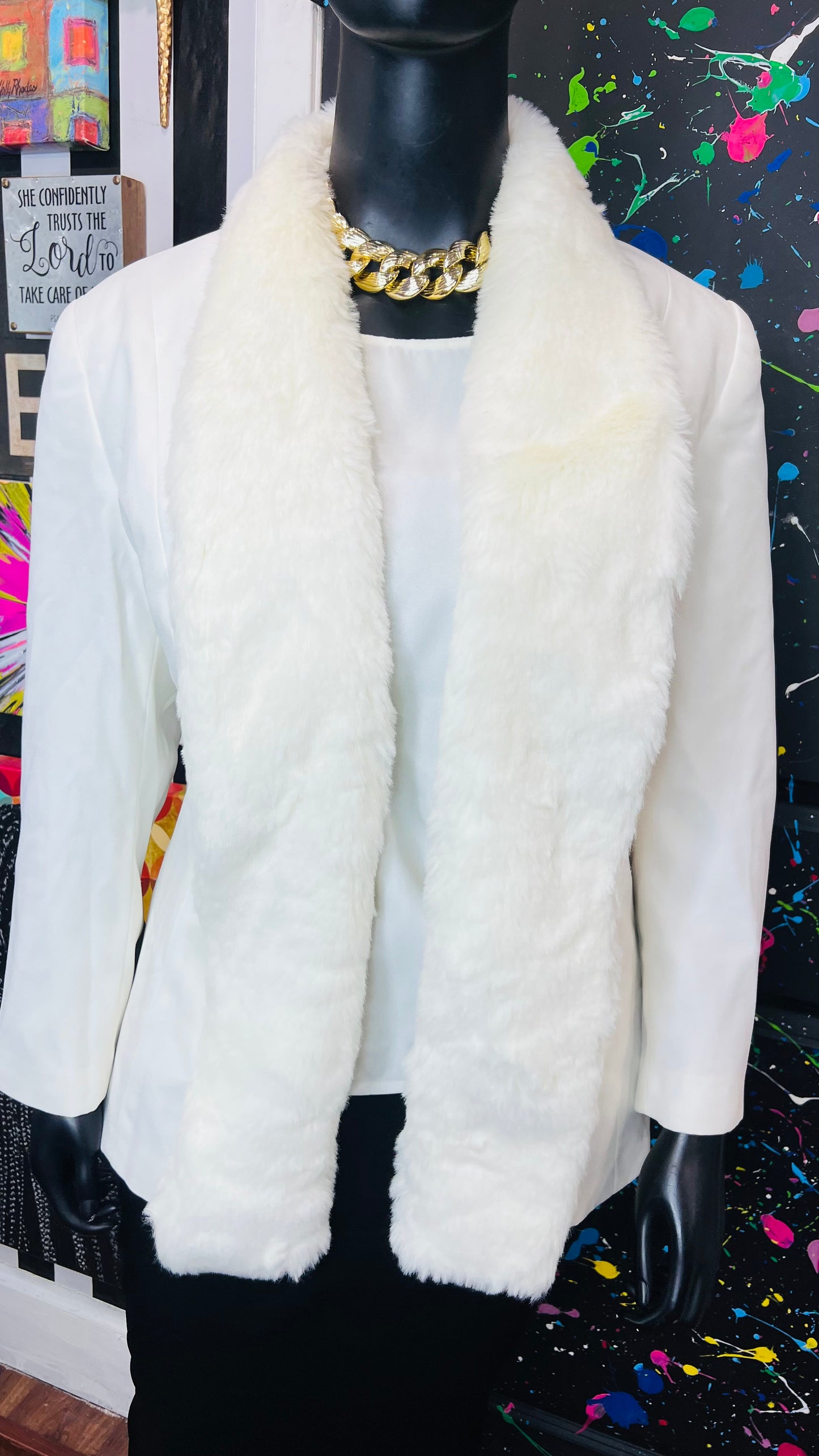Vintage Cream Blouse & Faux Fur Collar Blazer (20W)