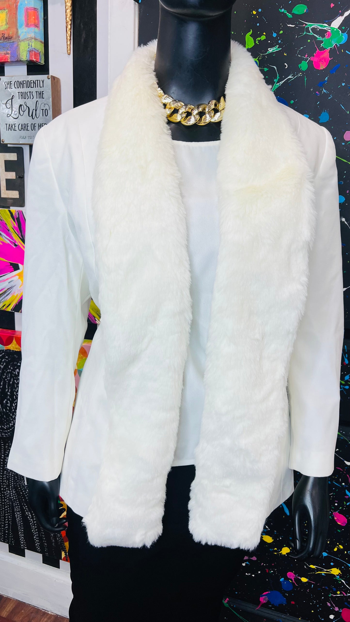 Vintage Cream Blouse & Faux Fur Collar Blazer (20W)