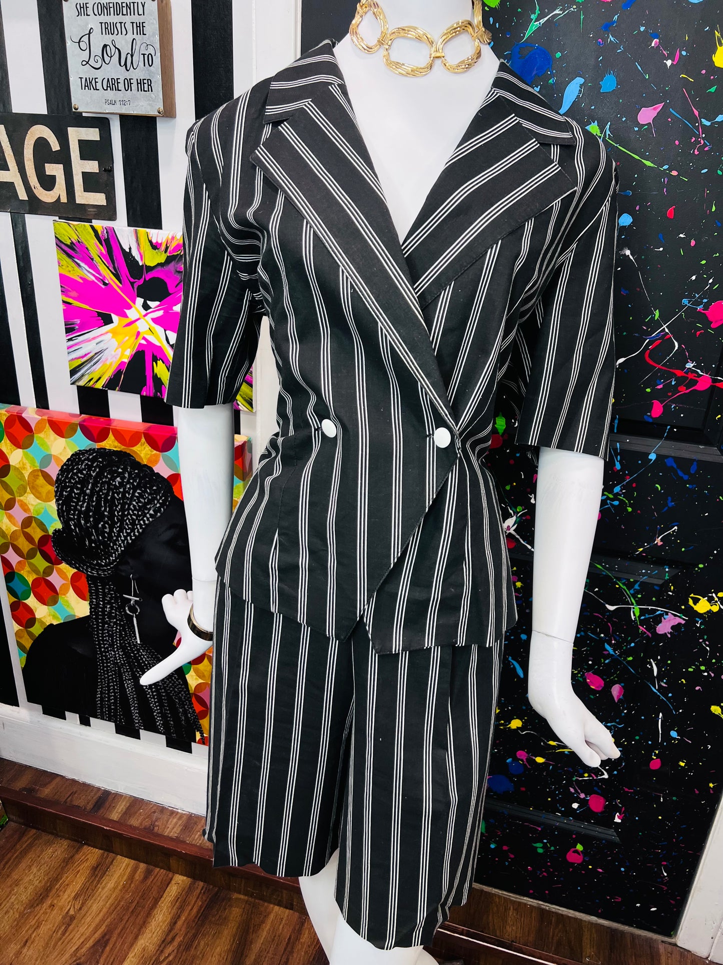 Vintage Black & White Pin Striped Shorts Suit (14)