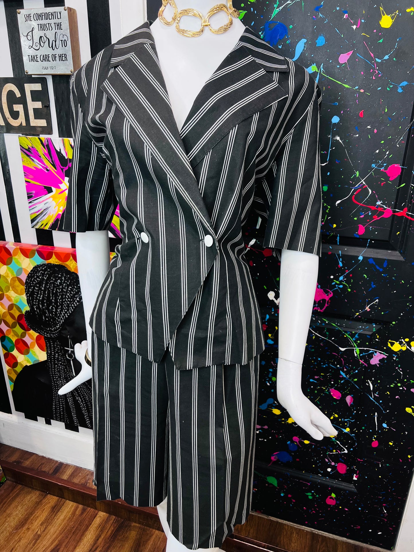 Vintage Black & White Pin Striped Shorts Suit (14)