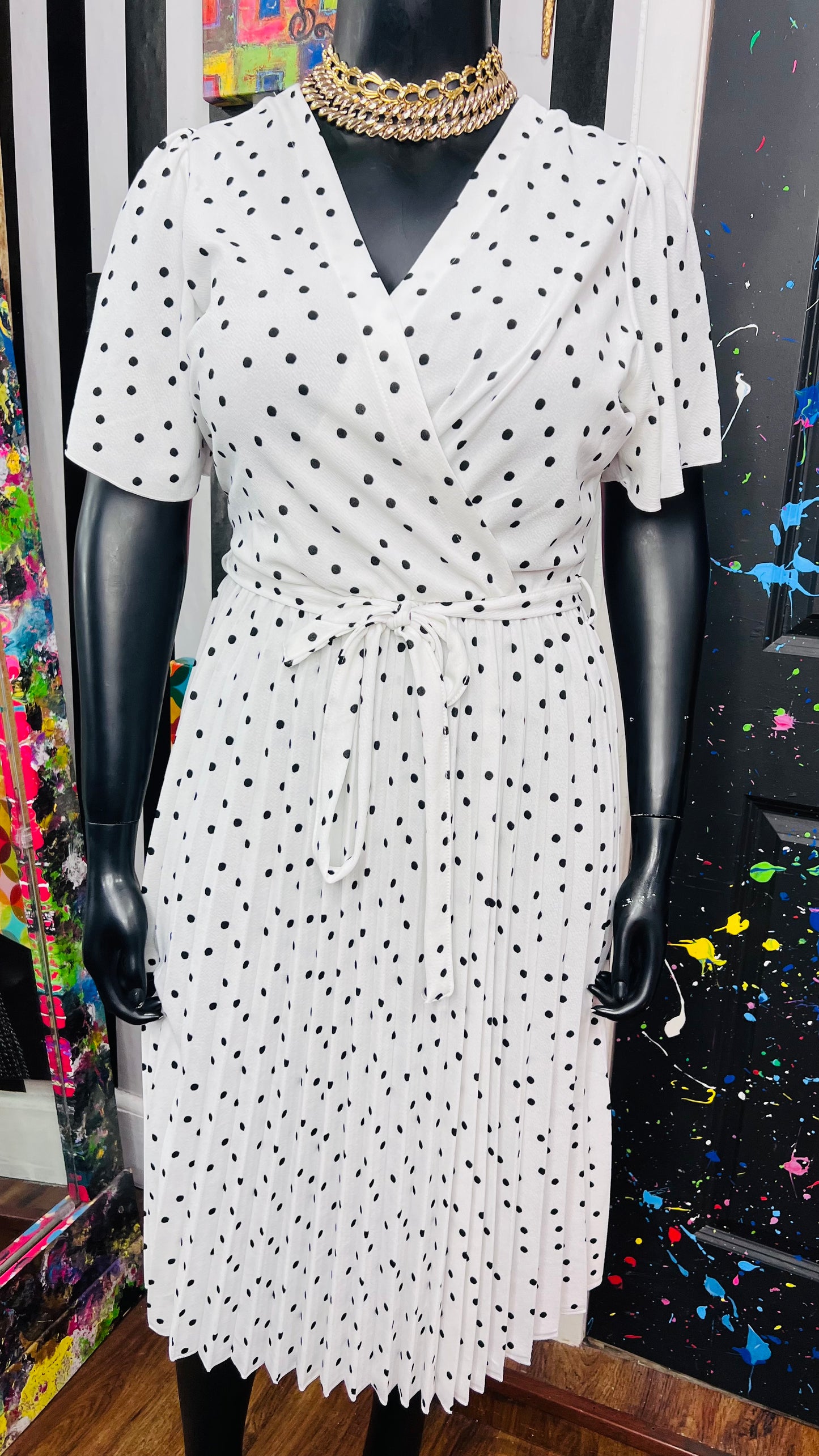 White & Black Polka Dot Dress (18/20)