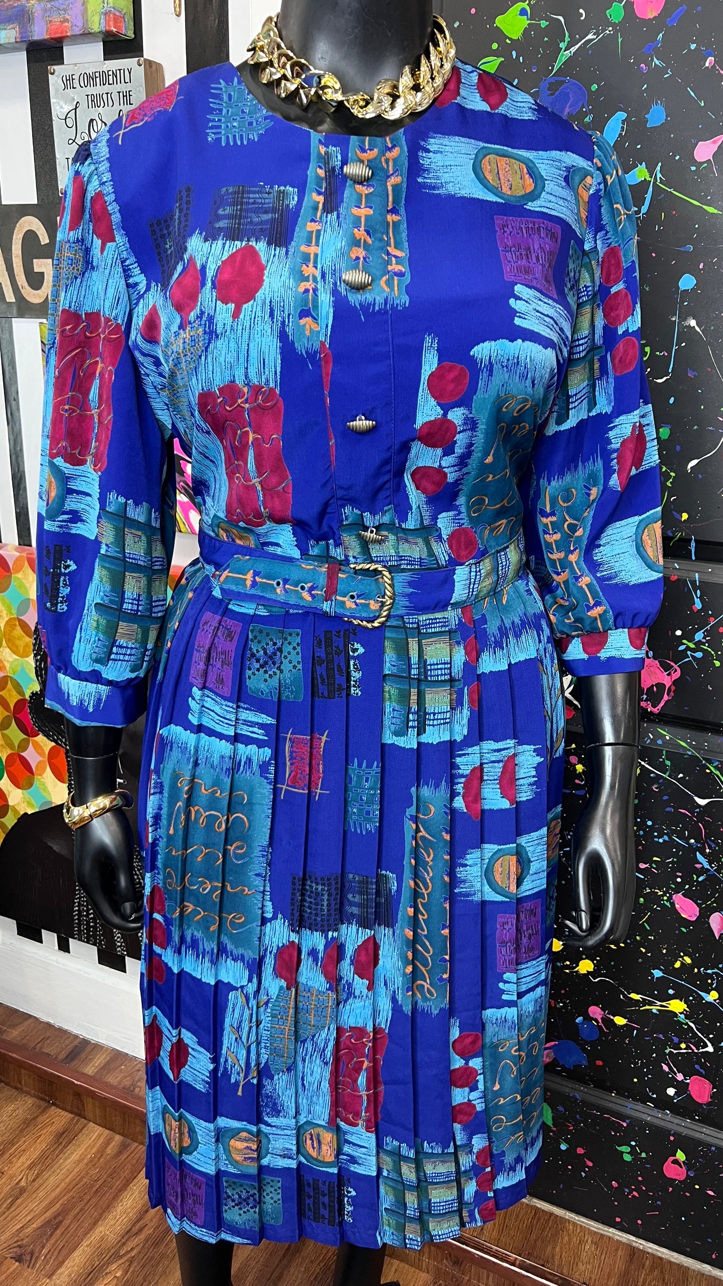 Vintage Abstract Print Dress w/ Belt (22)