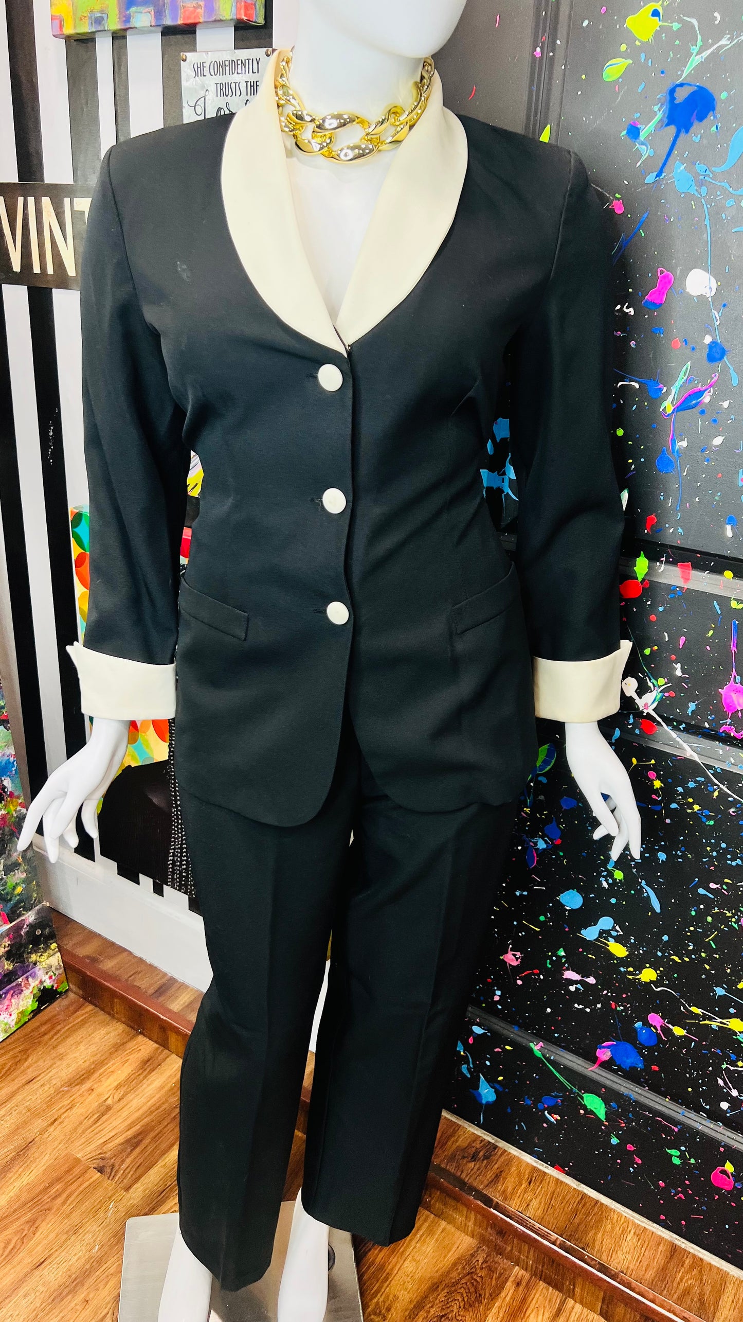 Vintage Cream & White Pants Suit (14)