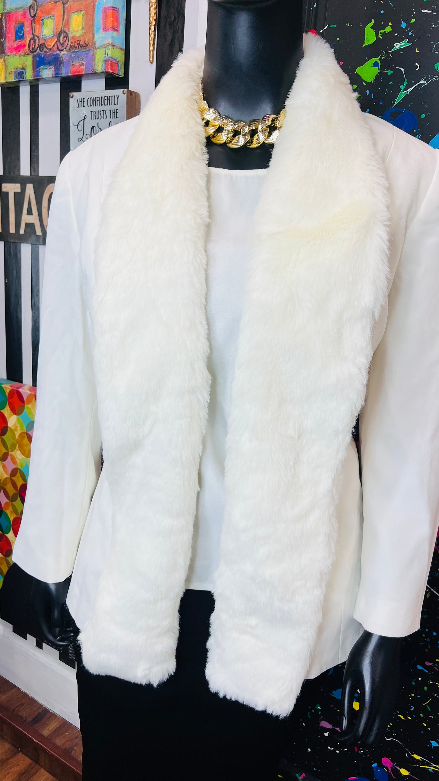 Vintage Cream Blouse & Faux Fur Collar Blazer (20W)