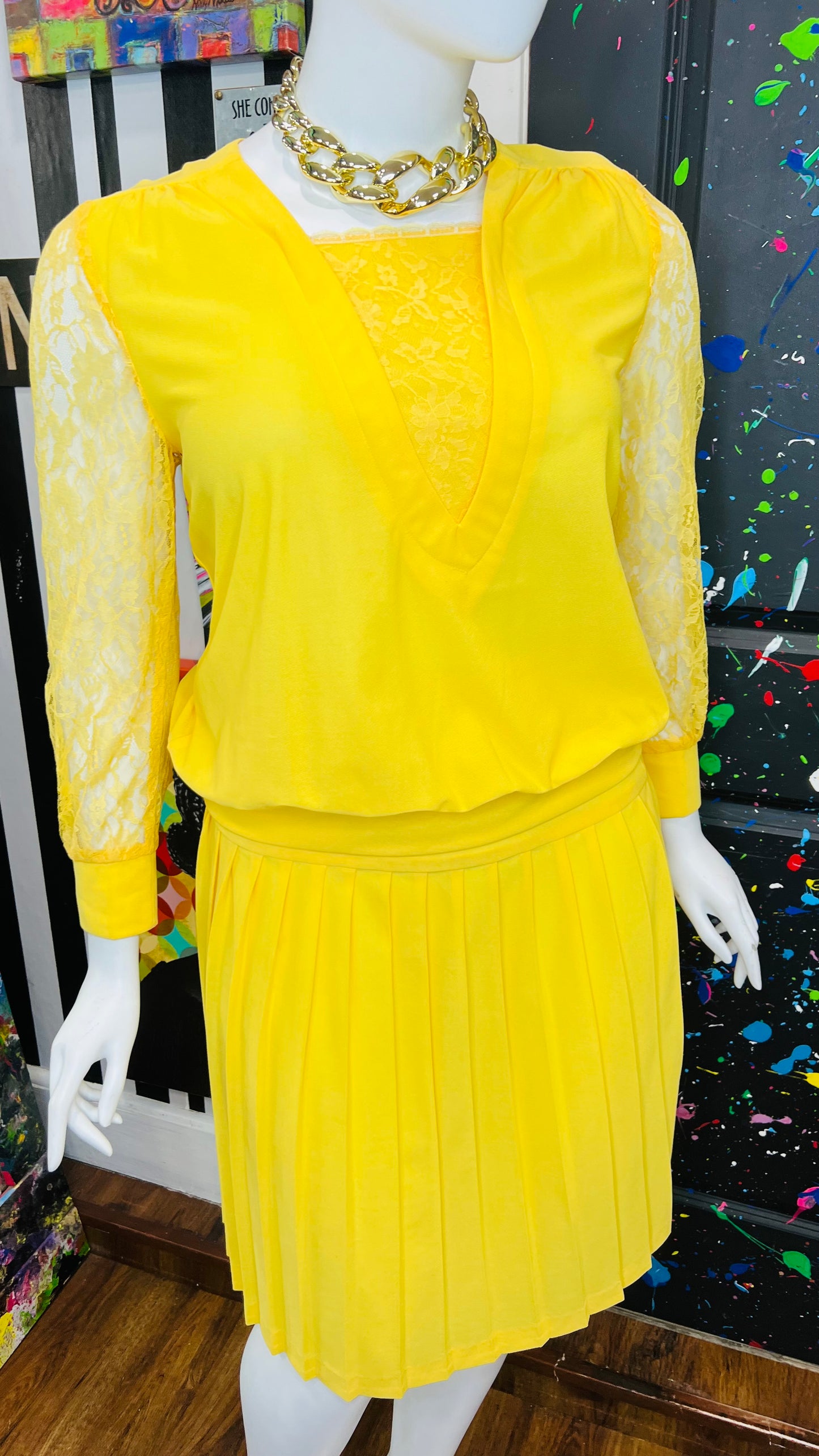 Vintage Yellow Pleated Skirt w/ Lace Skirt Set (16)