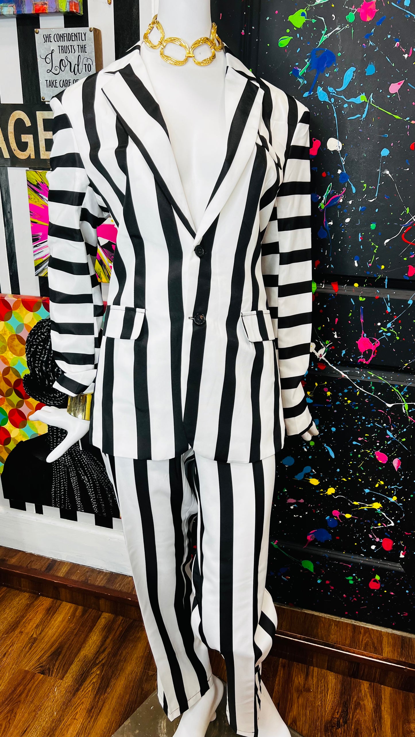 Black & White Stripe Pants Suit (12/14)