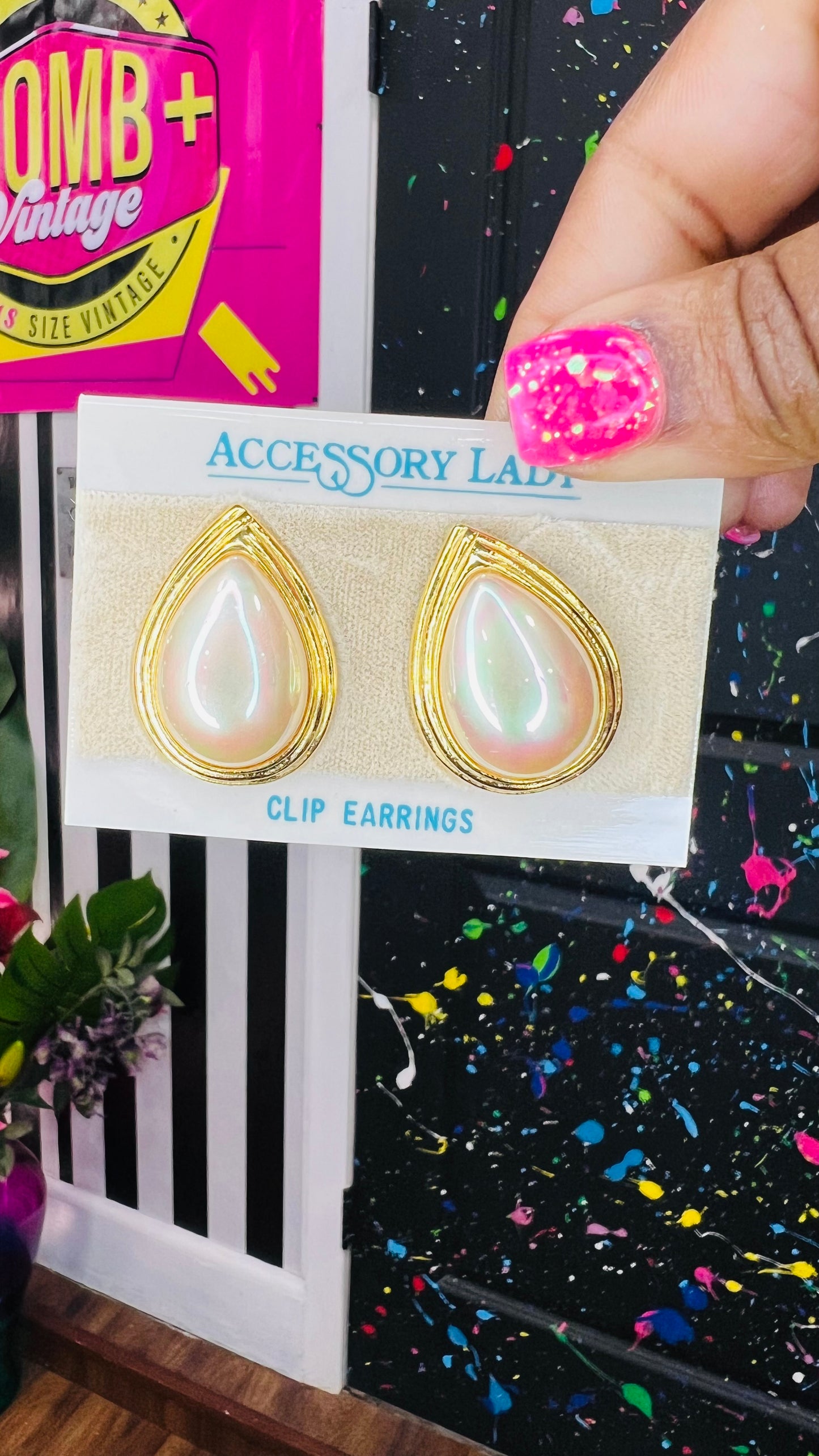 Vintage Gold (metal) & Pearl Clip-On Earrings