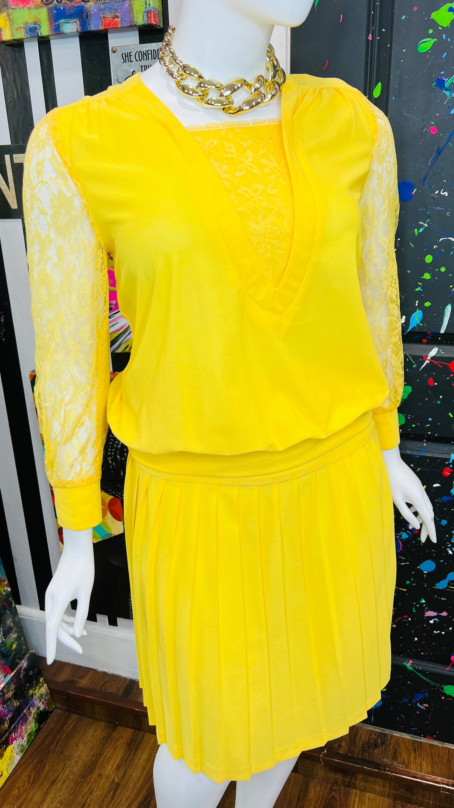 Vintage Yellow Pleated Skirt w/ Lace Skirt Set (16)