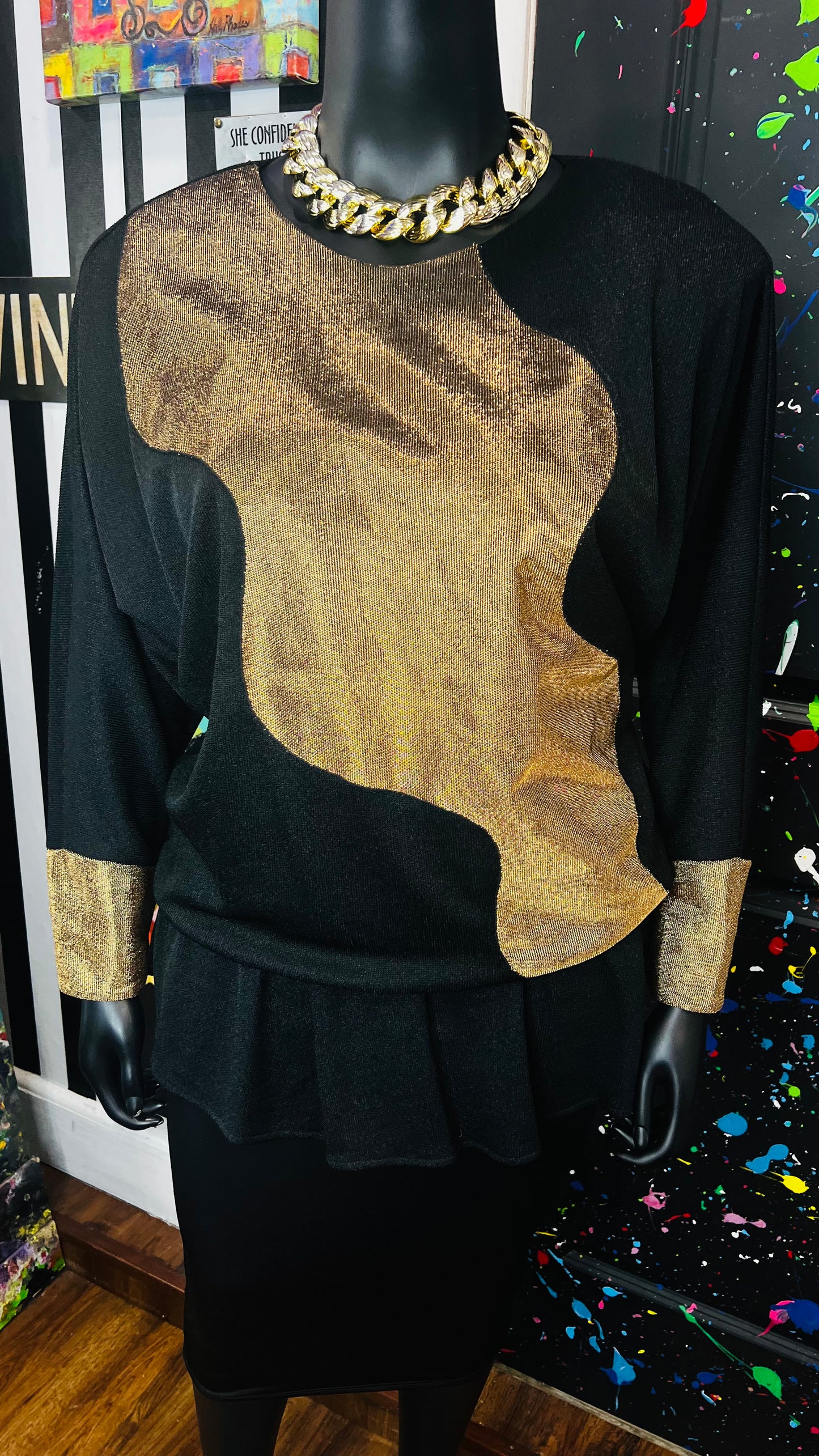 Vintage Gold & Black Sweater (22/24)