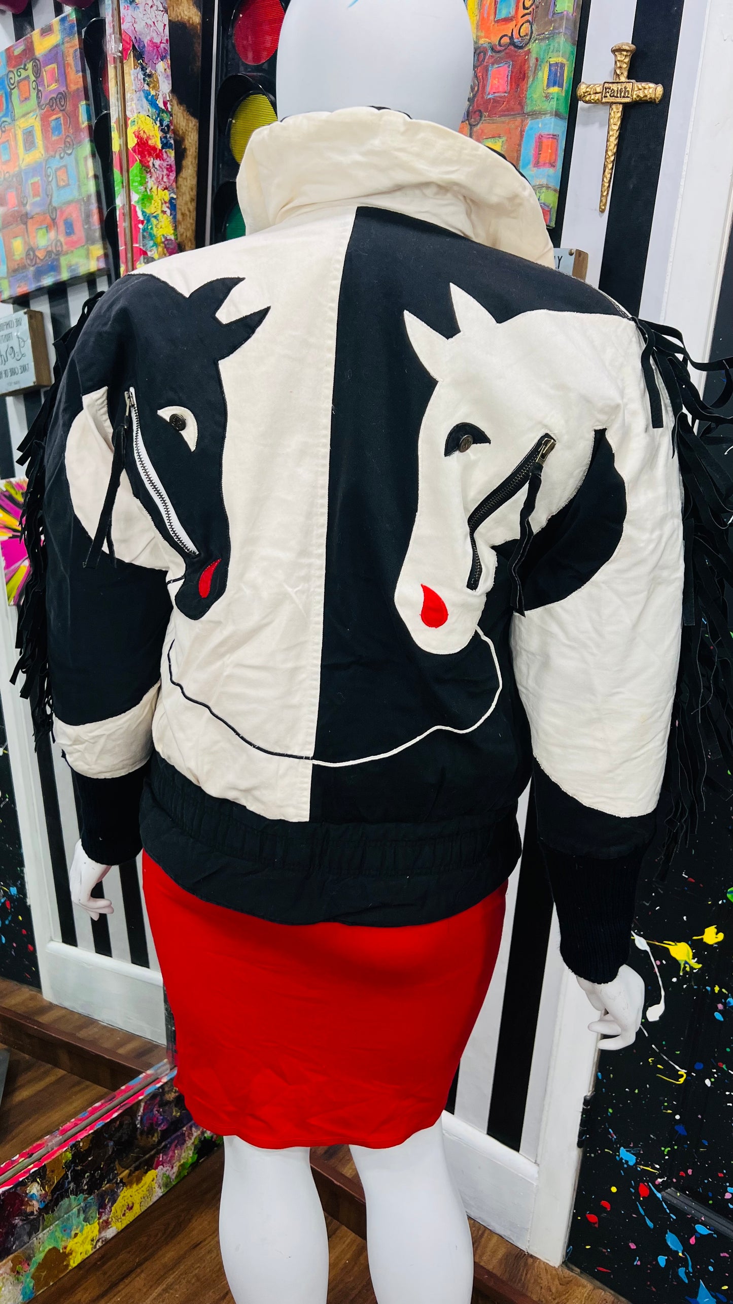Vintage Gallery Black & White Horse Puffer Coat (14)