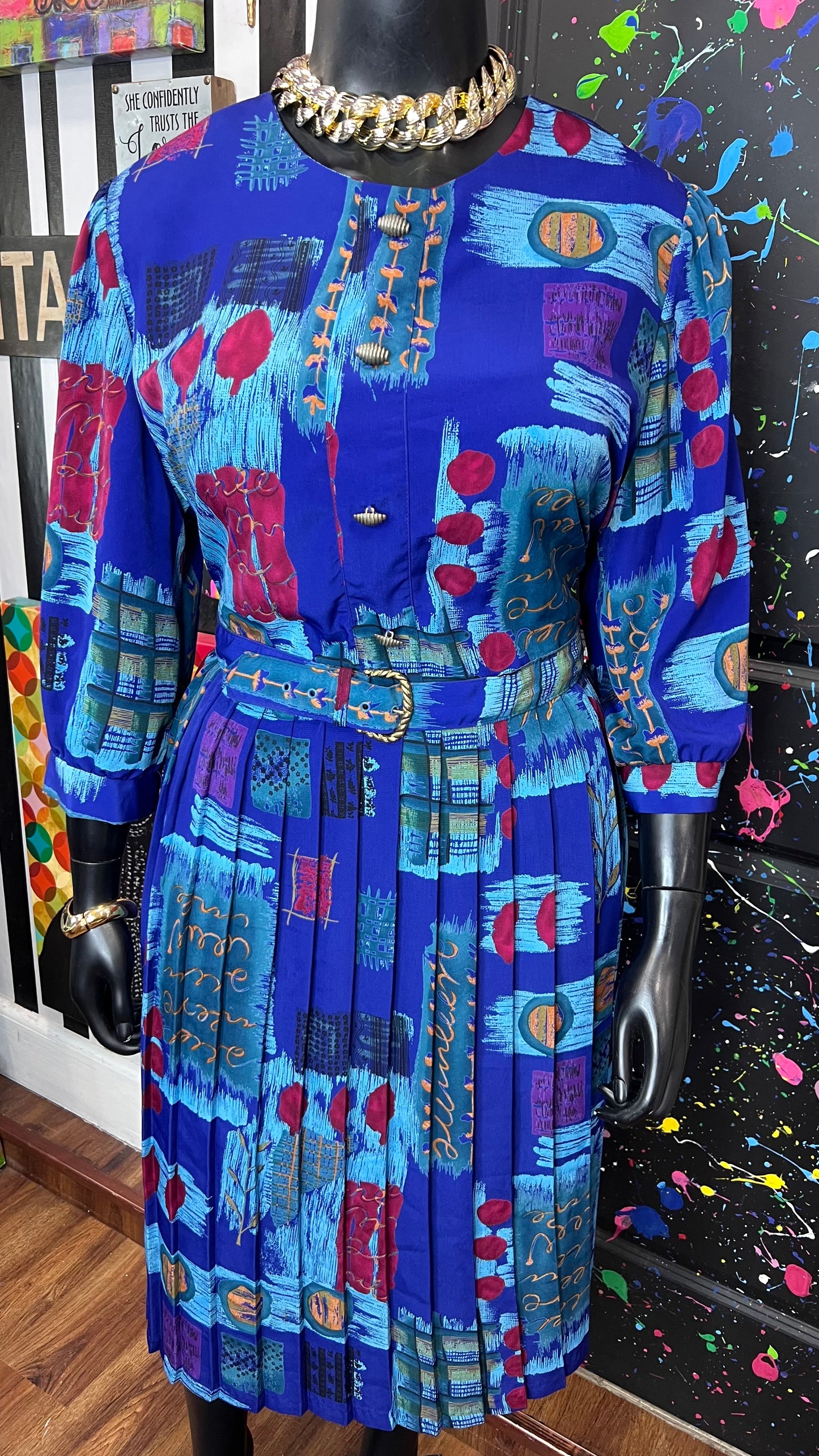 Vintage Abstract Print Dress w/ Belt (22)