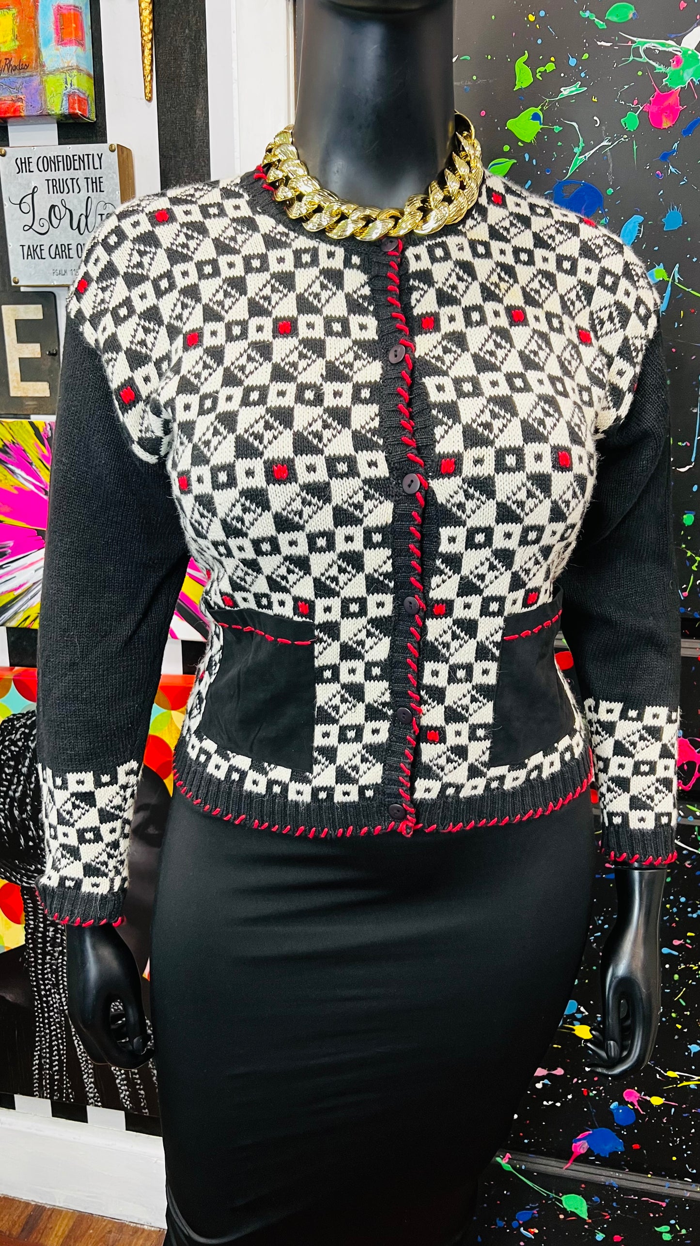 Vintage Black White & Red Cropped Sweater (16)