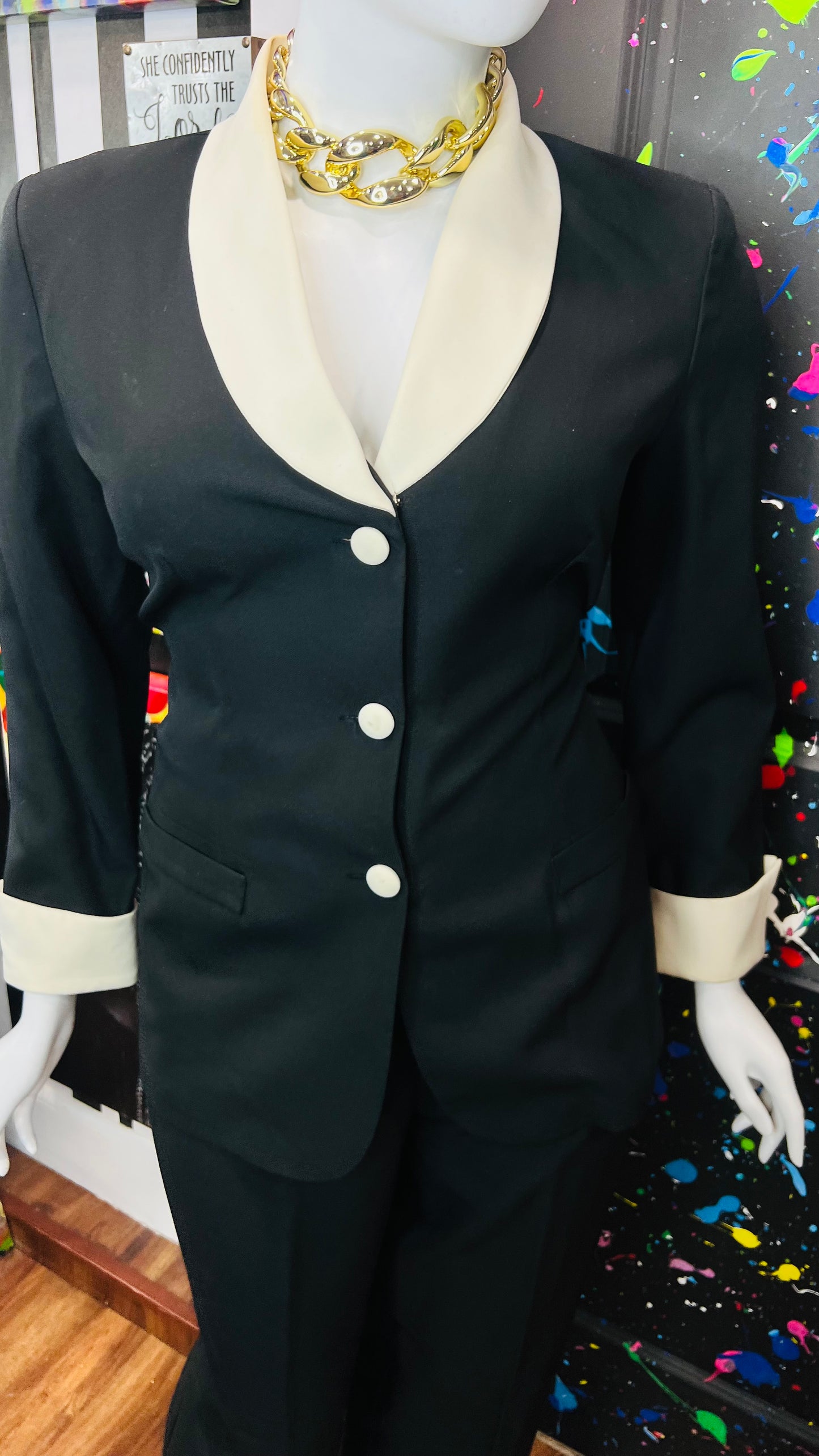 Vintage Cream & White Pants Suit (14)