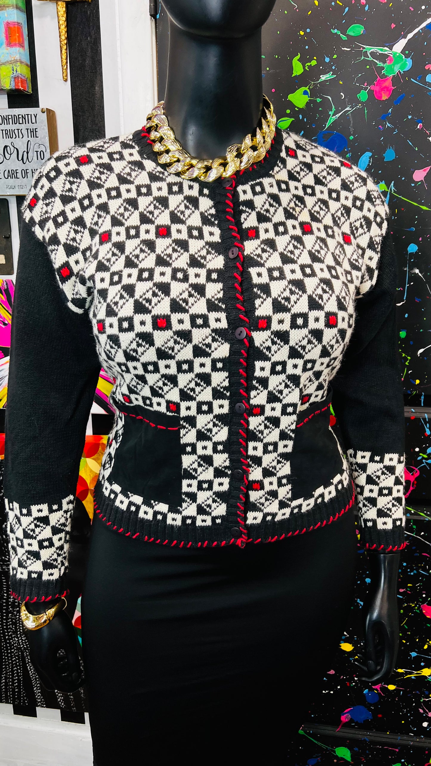 Vintage Black White & Red Cropped Sweater (16)