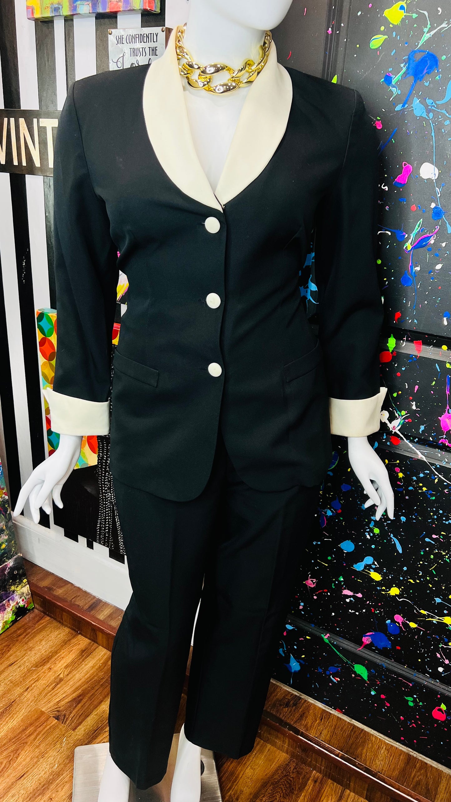 Vintage Cream & White Pants Suit (14)