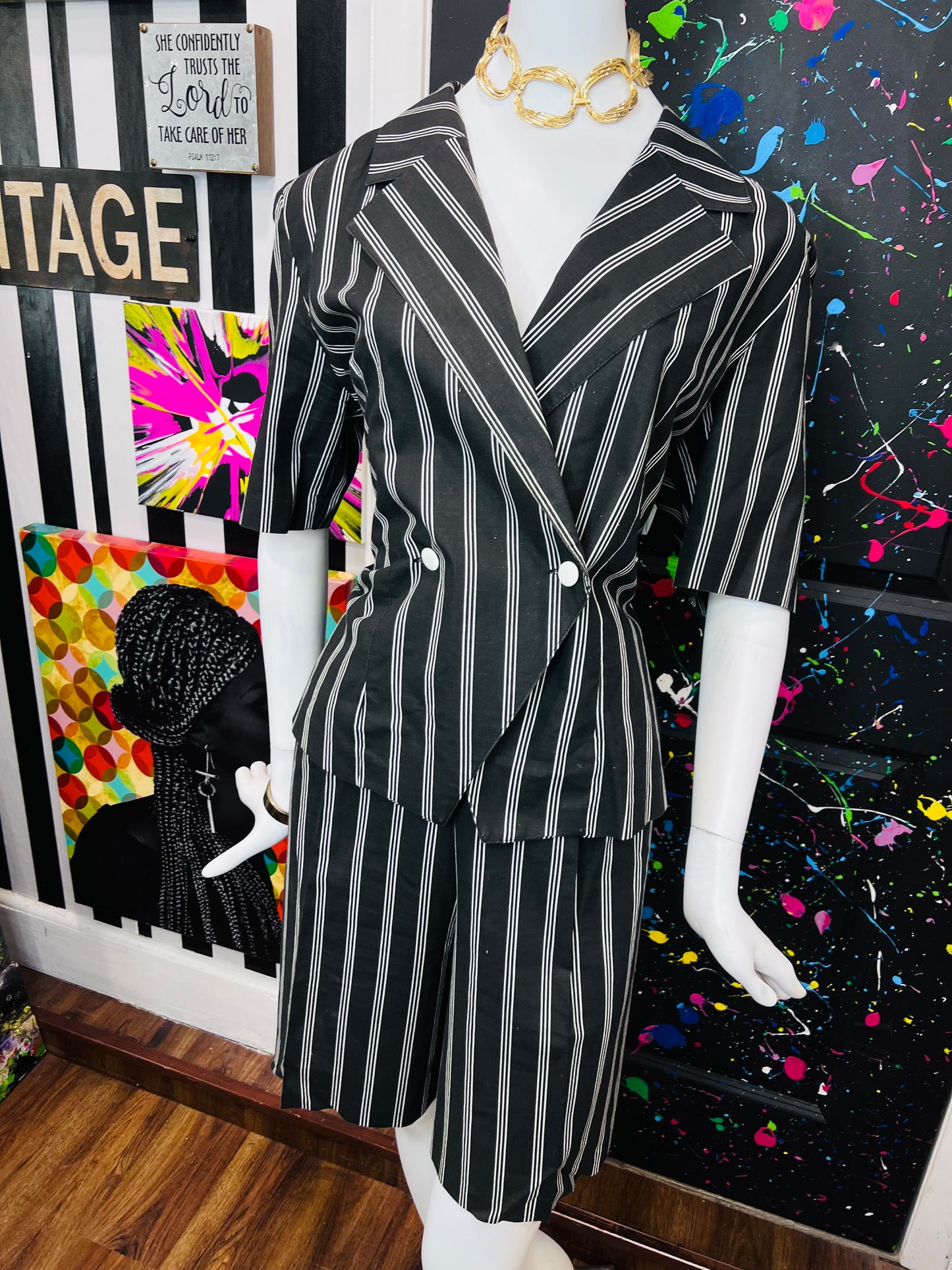 Vintage Black & White Pin Striped Shorts Suit (14)