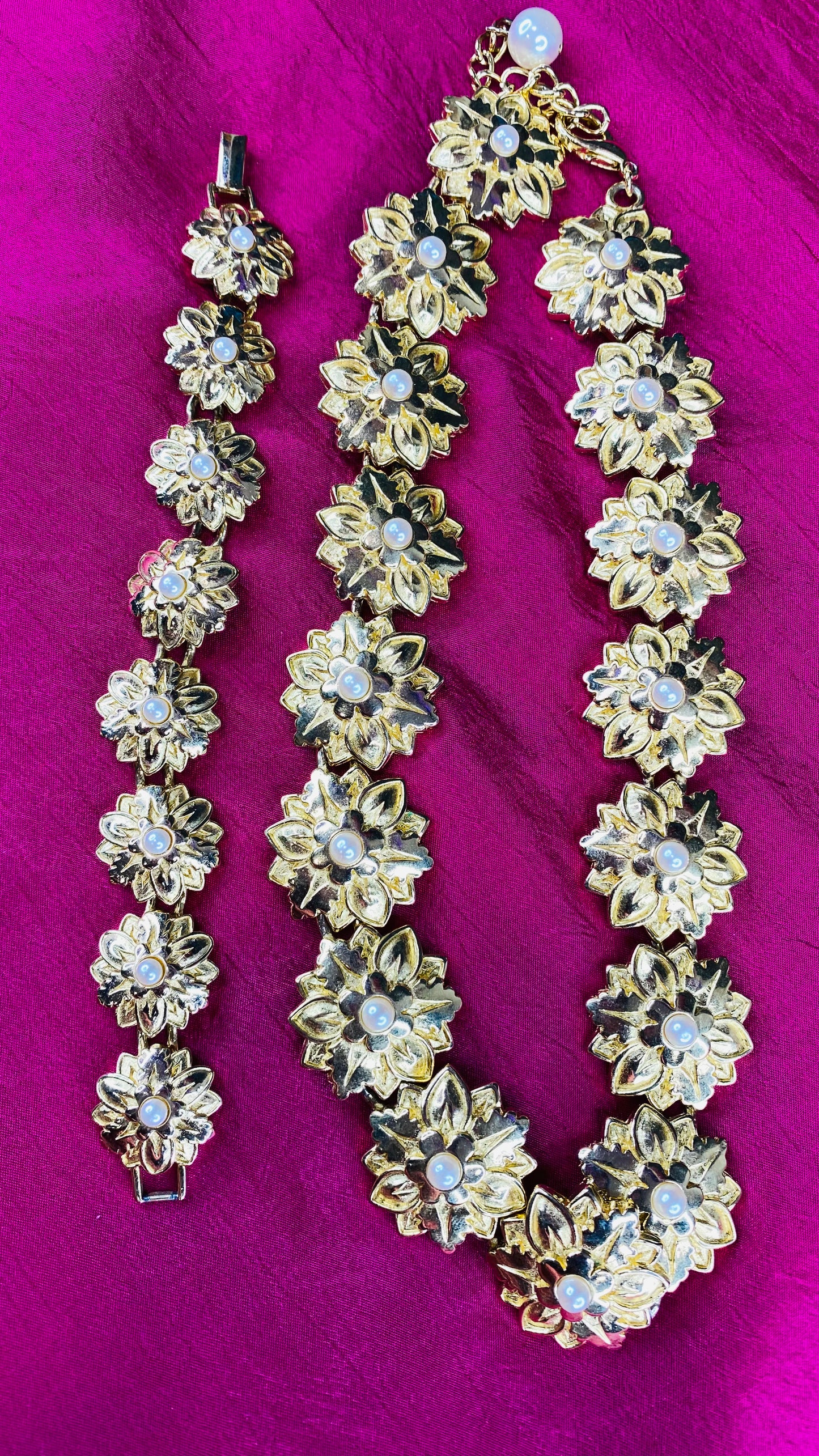 Vintage Gold and pearl necklace and bracelet set