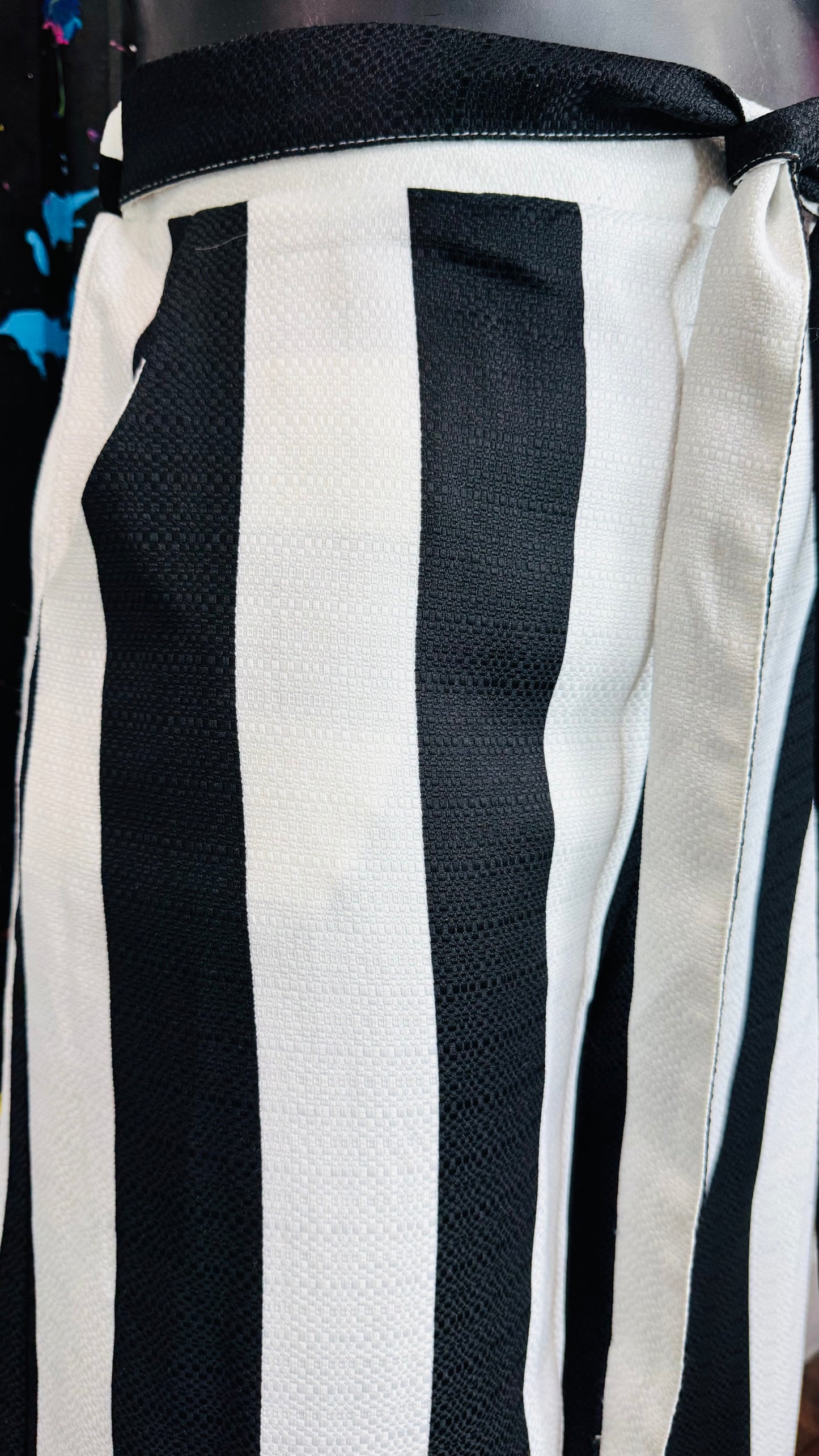 Black & White Striped Capri Pants (16)